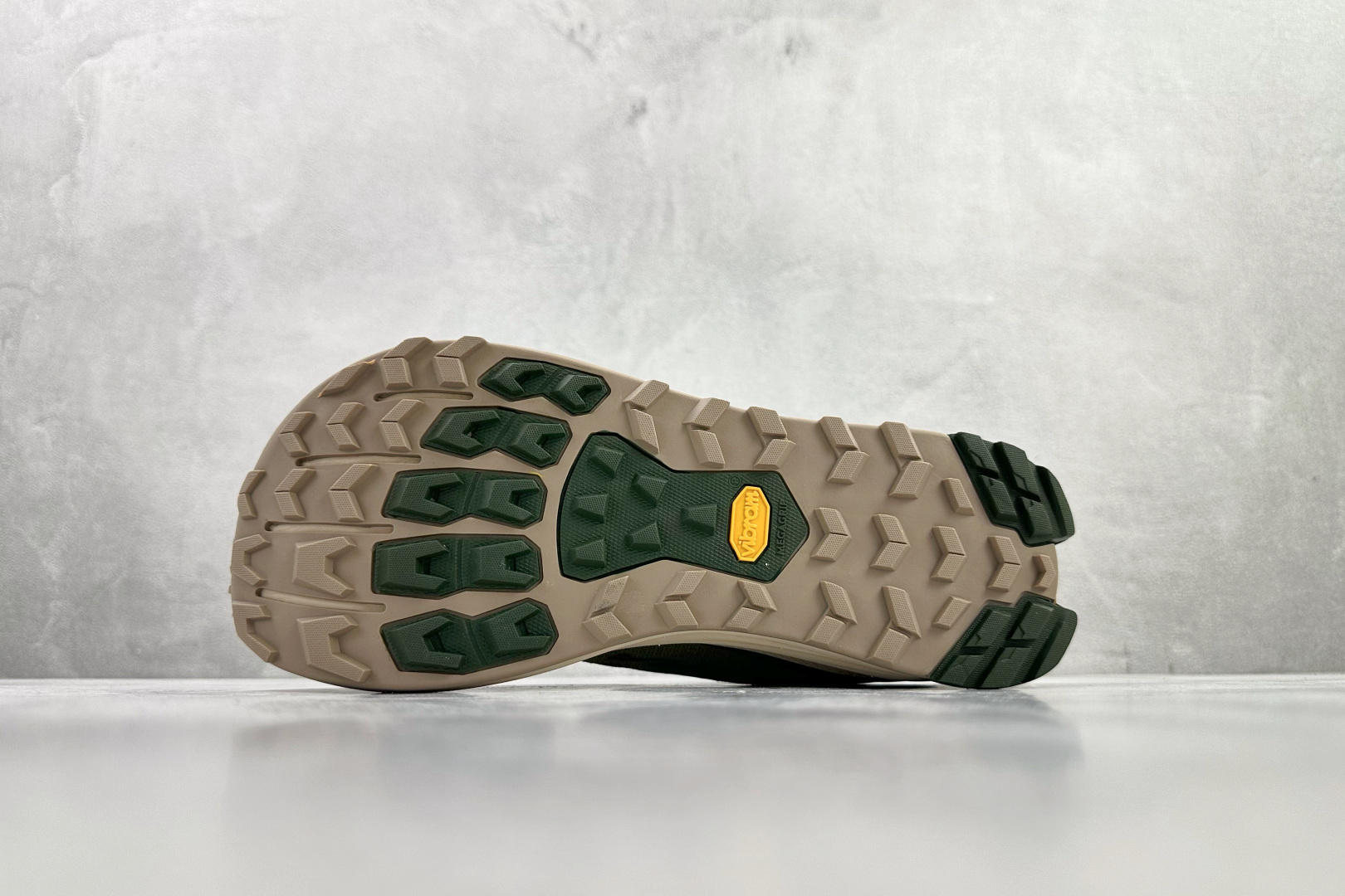 230 平台专供 Altra Lone Peak 9 绿色 AL0A85RG-330-Chinese UA Cheap High Quatity Brand Clothes Bags handbags Sneakers wholesale wholesaler seller from China Factory suppliers Fashion Clothing Shoes best Quality Beautiful Price 230 平台专供 Altra Lone Peak 9 绿色 AL0A85RG-330