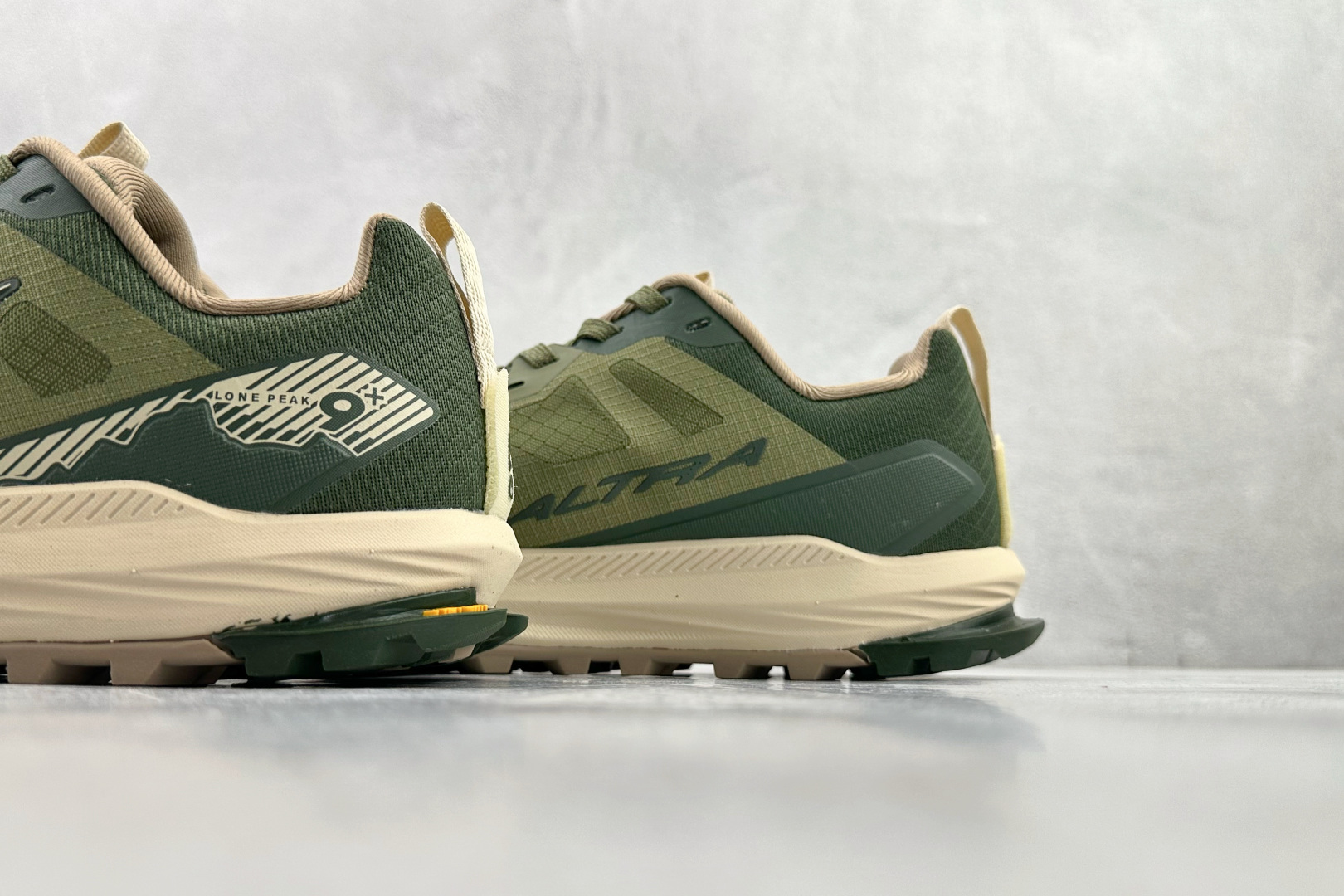 230 平台专供 Altra Lone Peak 9 绿色 AL0A85RG-330-Chinese UA Cheap High Quatity Brand Clothes Bags handbags Sneakers wholesale wholesaler seller from China Factory suppliers Fashion Clothing Shoes best Quality Beautiful Price 230 平台专供 Altra Lone Peak 9 绿色 AL0A85RG-330