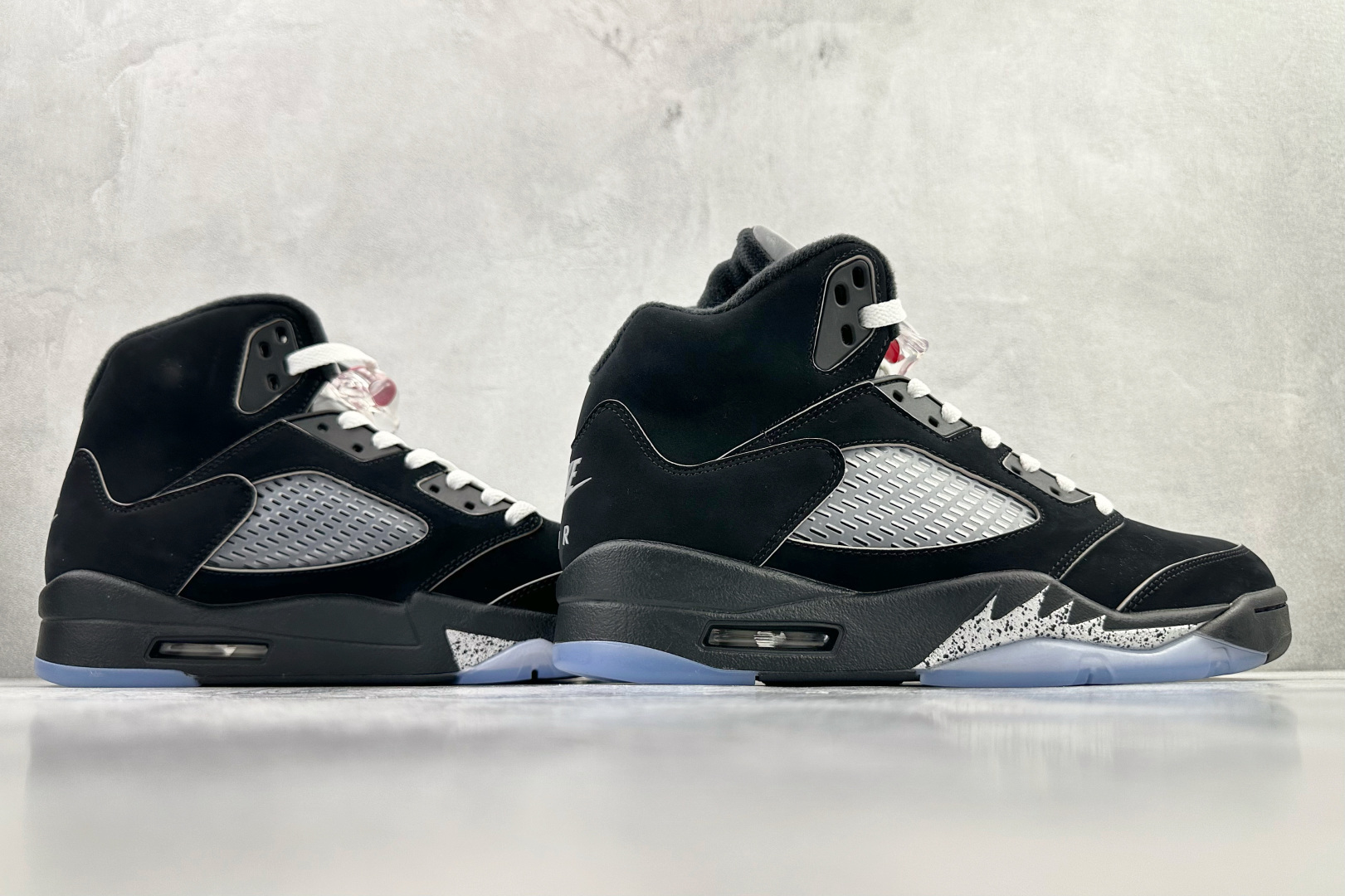 顶级完美复刻 Jordan Air Jordan 5 “BLACK METALLIC REIMAGINED” 黑色 HF3975-001 顶级完美复刻 Jordan Air Jordan 5 “BLACK METALLIC REIMAGINED” 黑色 HF3975-001