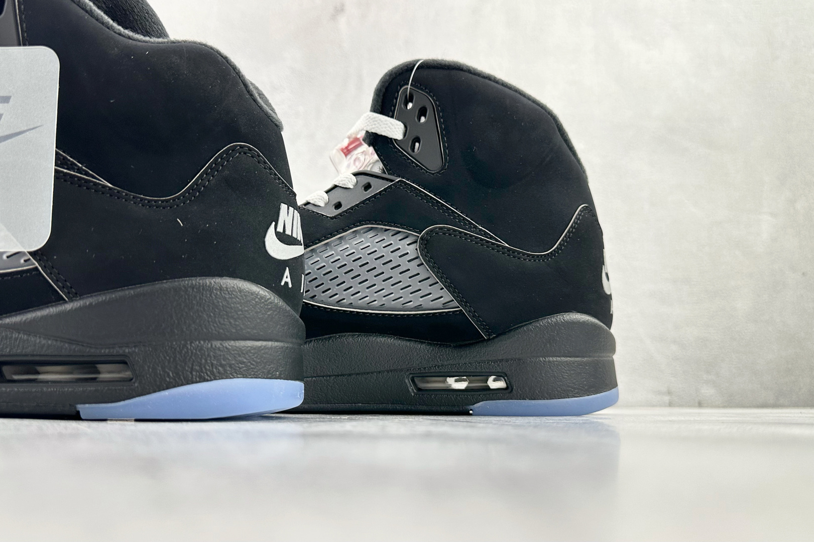 顶级完美复刻 Jordan Air Jordan 5 “BLACK METALLIC REIMAGINED” 黑色 HF3975-001 顶级完美复刻 Jordan Air Jordan 5 “BLACK METALLIC REIMAGINED” 黑色 HF3975-001