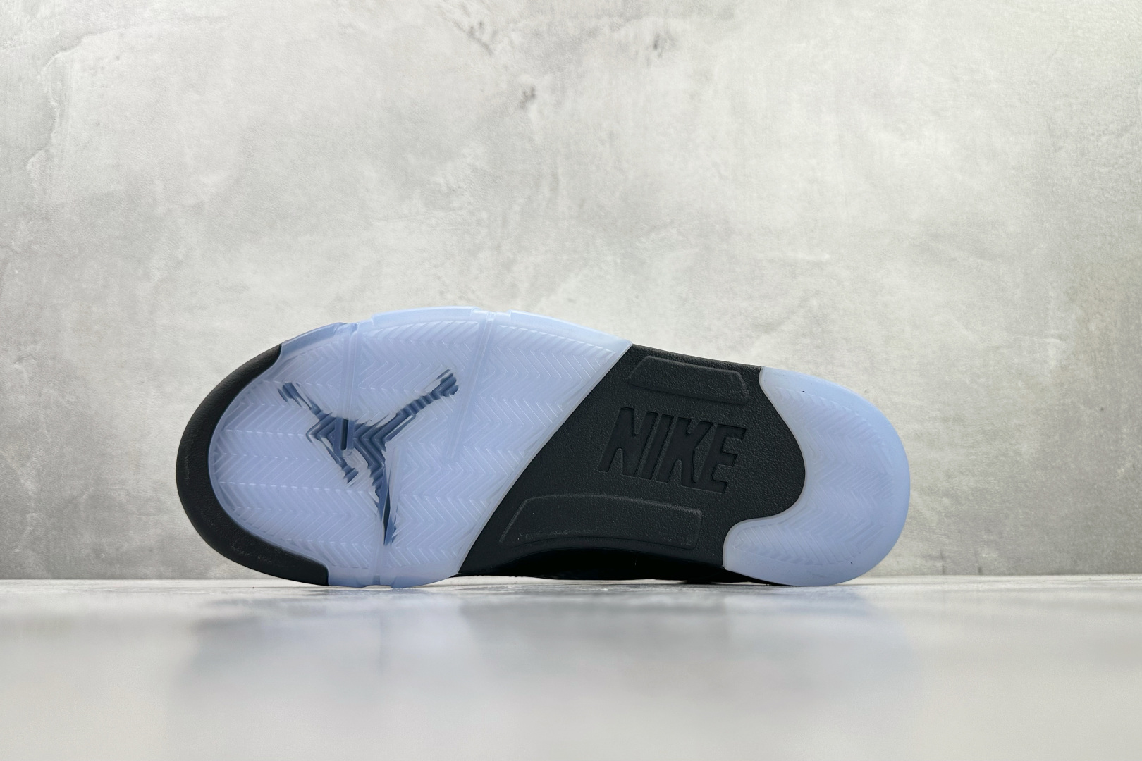 顶级完美复刻 Jordan Air Jordan 5 “BLACK METALLIC REIMAGINED” 黑色 HF3975-001 顶级完美复刻 Jordan Air Jordan 5 “BLACK METALLIC REIMAGINED” 黑色 HF3975-001