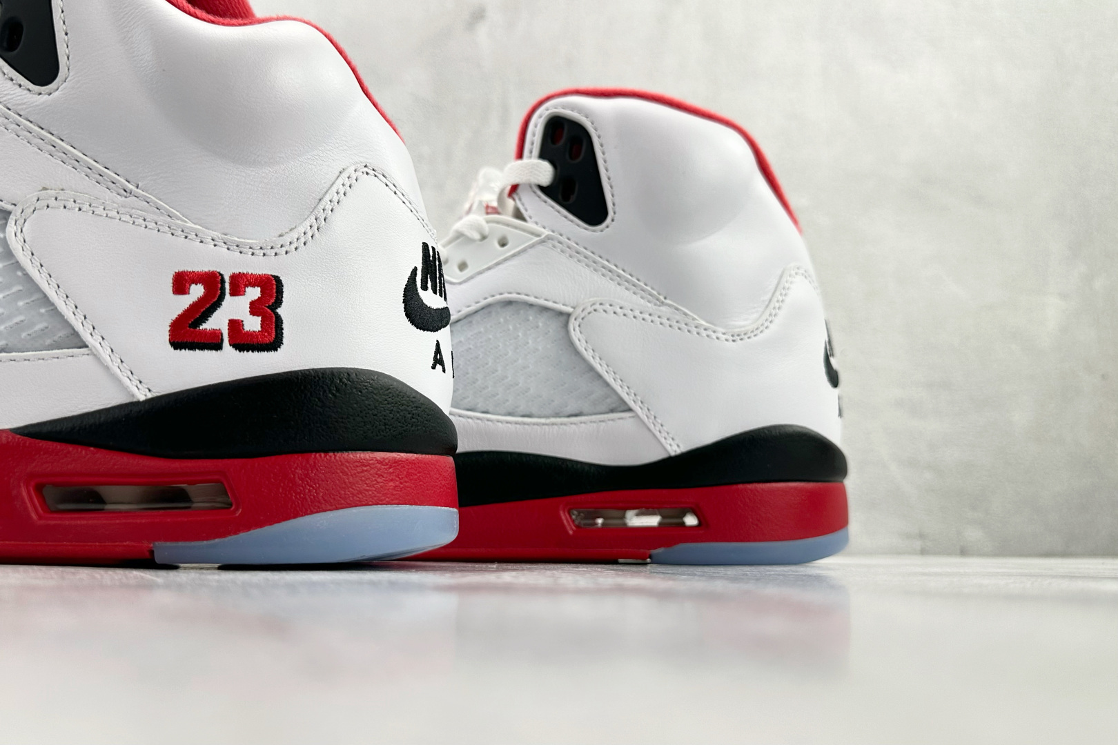 470 顶级完美复刻 Jordan Air Jordan 5 Fire Red Black Tongue 白红 2025年版 HQ7978-101-Chinese UA Cheap High Quatity Brand Clothes Bags handbags Sneakers wholesale wholesaler seller from China Factory suppliers Fashion Clothing Shoes best Quality Beautiful Price 470 顶级完美复刻 Jordan Air Jordan 5 Fire Red Black Tongue 白红 2025年版 HQ7978-101