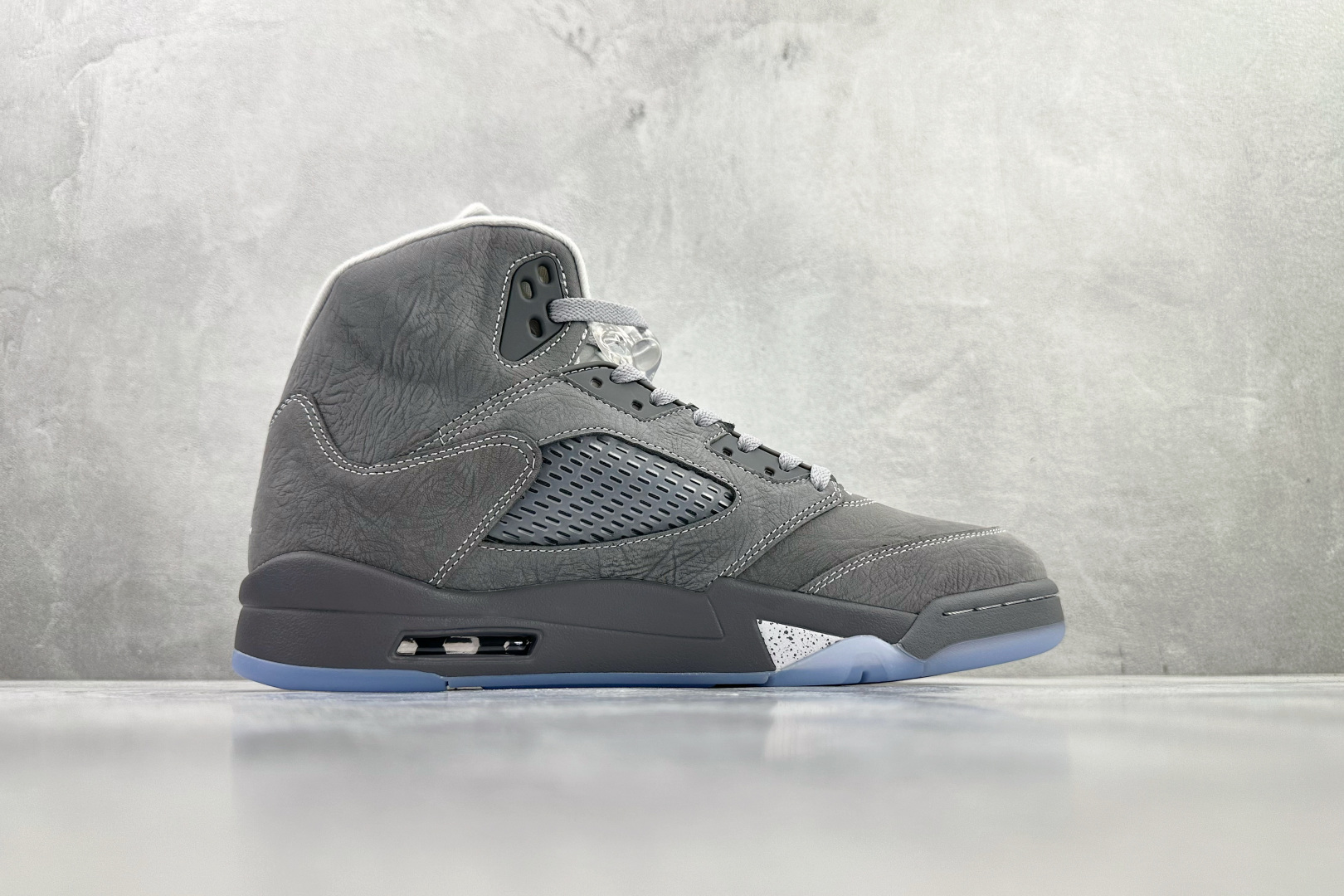 470 顶级完美复刻 Jordan Air Jordan 5 “Wolf Grey”灰色 DD0587-002-Chinese UA Cheap High Quatity Brand Clothes Bags handbags Sneakers wholesale wholesaler seller from China Factory suppliers Fashion Clothing Shoes best Quality Beautiful Price 470 顶级完美复刻 Jordan Air Jordan 5 “Wolf Grey”灰色 DD0587-002