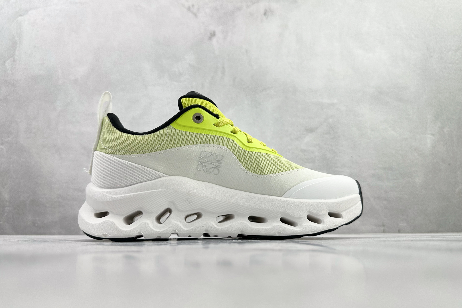 LOEWE x On昂跑 Cloudtilt 2 黄白 3ME1069 LOEWE x On昂跑 Cloudtilt 2 黄白 3ME1069