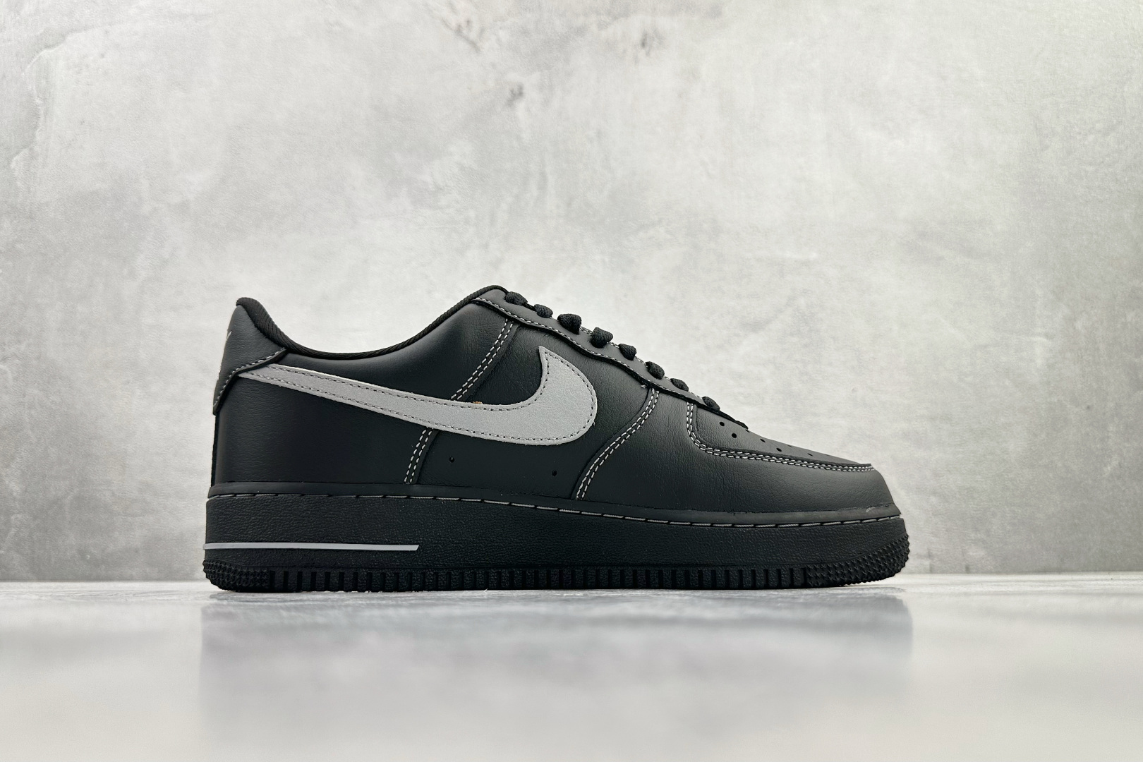 250 原厂皮 Nike Air Force 1 '07 LV8 黑色 HQ2037-006-Chinese UA Cheap High Quatity Brand Clothes Bags handbags Sneakers wholesale wholesaler seller from China Factory suppliers Fashion Clothing Shoes best Quality Beautiful Price 250 原厂皮 Nike Air Force 1 '07 LV8 黑色 HQ2037-006