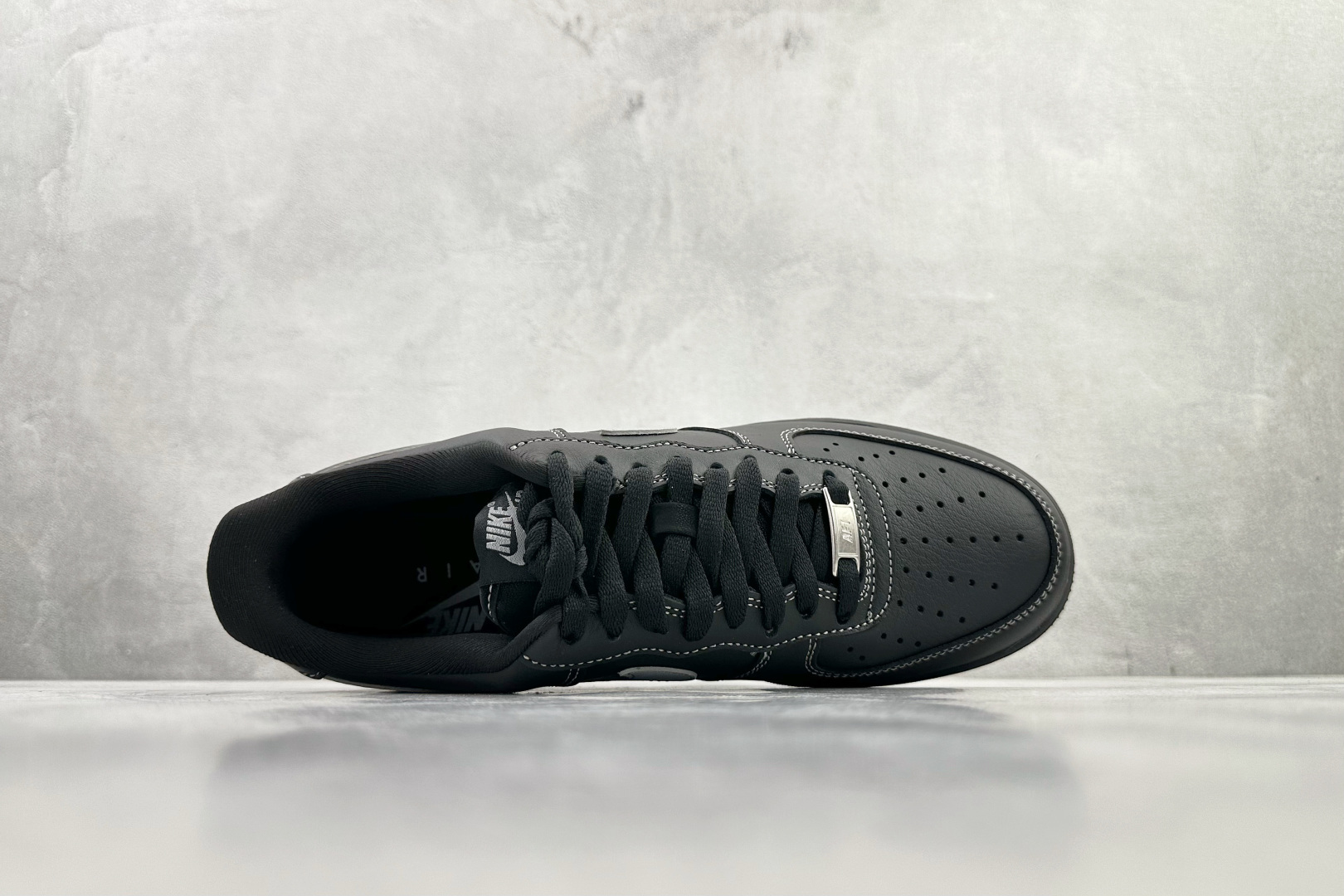 250 原厂皮 Nike Air Force 1 '07 LV8 黑色 HQ2037-006-Chinese UA Cheap High Quatity Brand Clothes Bags handbags Sneakers wholesale wholesaler seller from China Factory suppliers Fashion Clothing Shoes best Quality Beautiful Price 250 原厂皮 Nike Air Force 1 '07 LV8 黑色 HQ2037-006