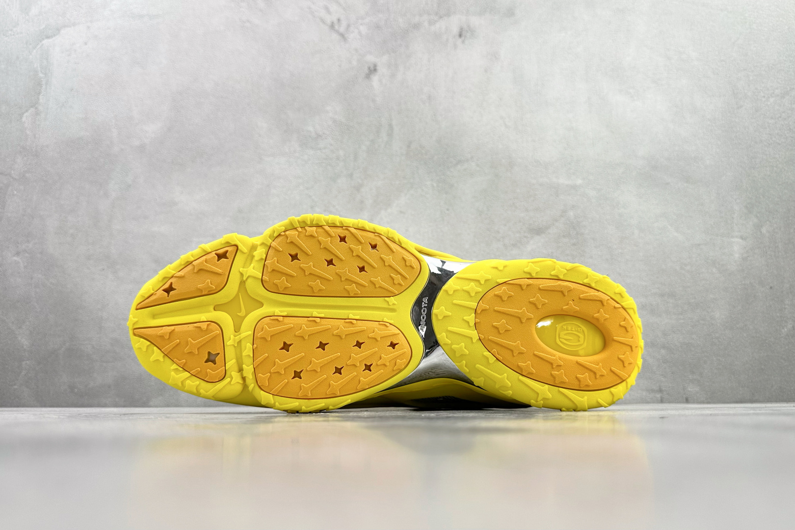 490 原版开发 NOCTA x Nike Hot Step 2 ”Opti Yellow” 黄色 DZ7293-700