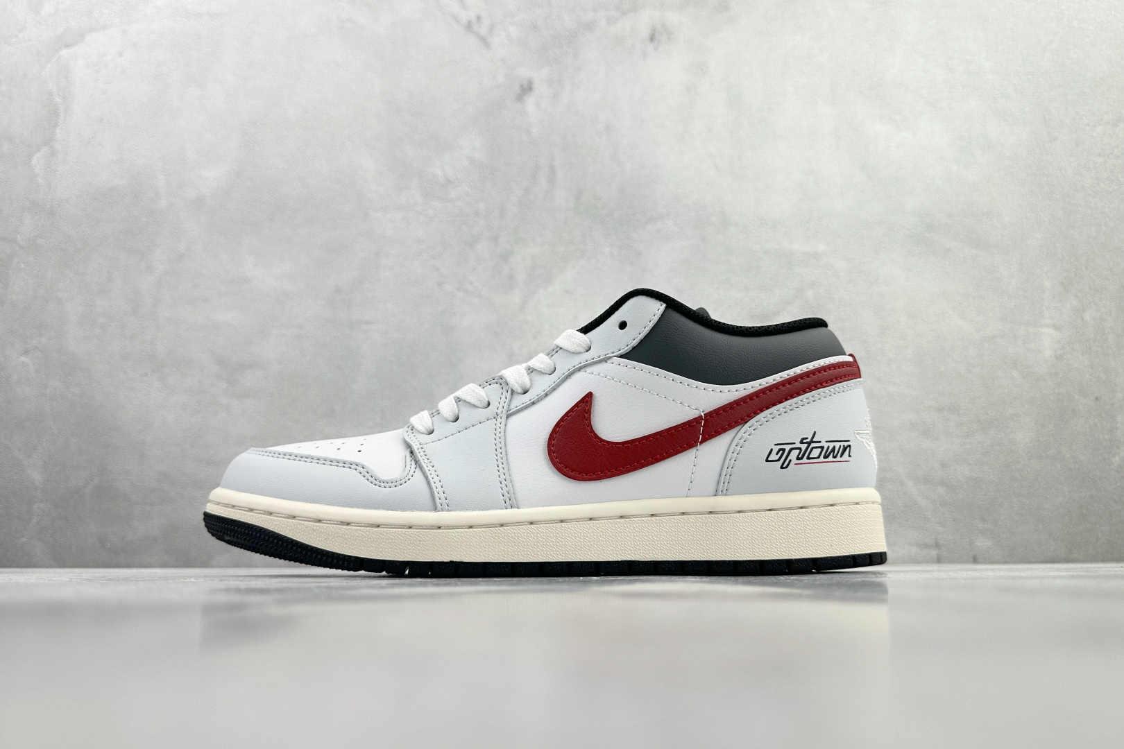 200 综合版 定制球鞋 Jordan Air Jordan 1 上城灰影 红灰 553558-081-Chinese UA Cheap High Quatity Brand Clothes Bags handbags Sneakers wholesale wholesaler seller from China Factory suppliers Fashion Clothing Shoes best Quality Beautiful Price 200 综合版 定制球鞋 Jordan Air Jordan 1 上城灰影 红灰 553558-081