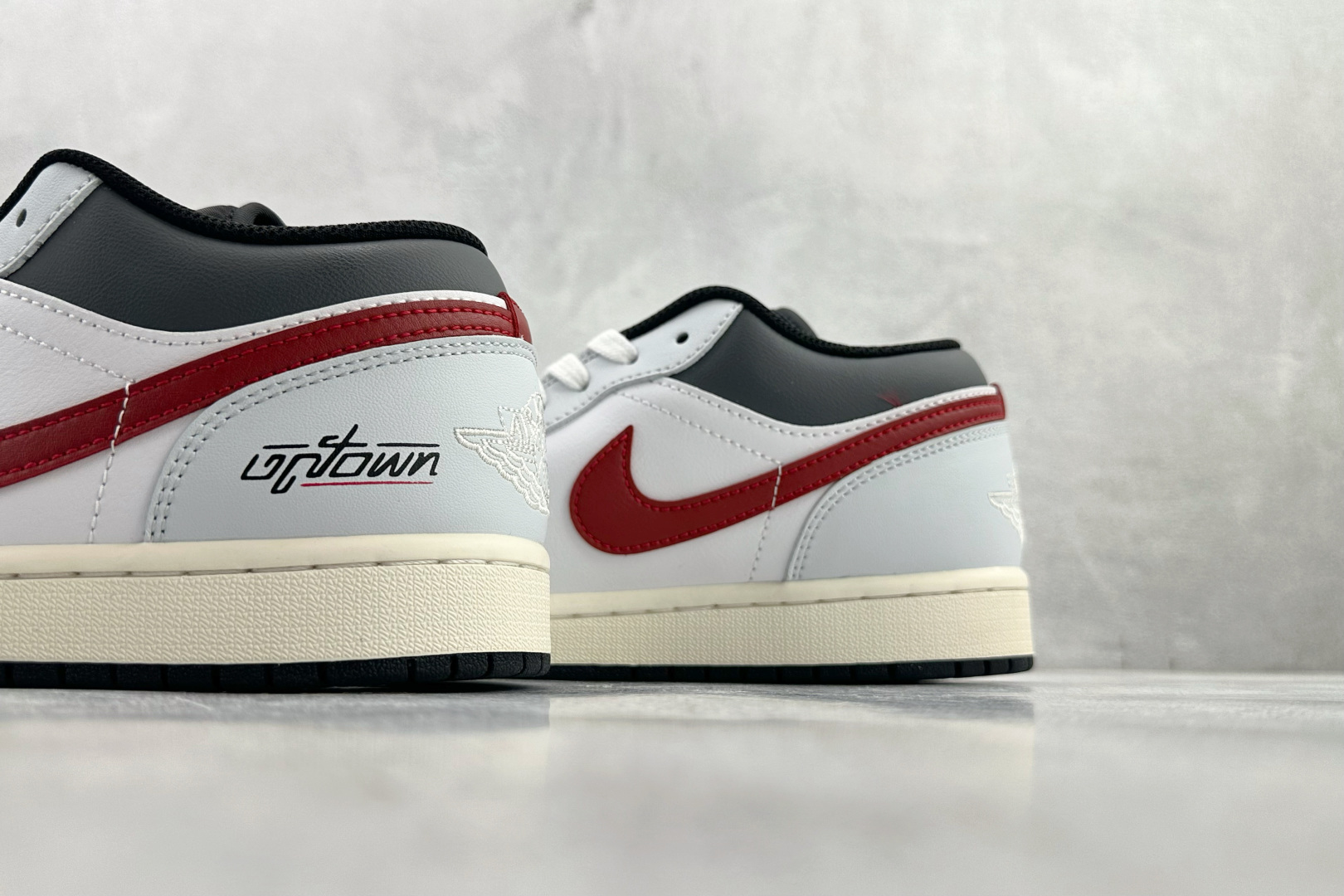 200 综合版 定制球鞋 Jordan Air Jordan 1 上城灰影 红灰 553558-081-Chinese UA Cheap High Quatity Brand Clothes Bags handbags Sneakers wholesale wholesaler seller from China Factory suppliers Fashion Clothing Shoes best Quality Beautiful Price 200 综合版 定制球鞋 Jordan Air Jordan 1 上城灰影 红灰 553558-081