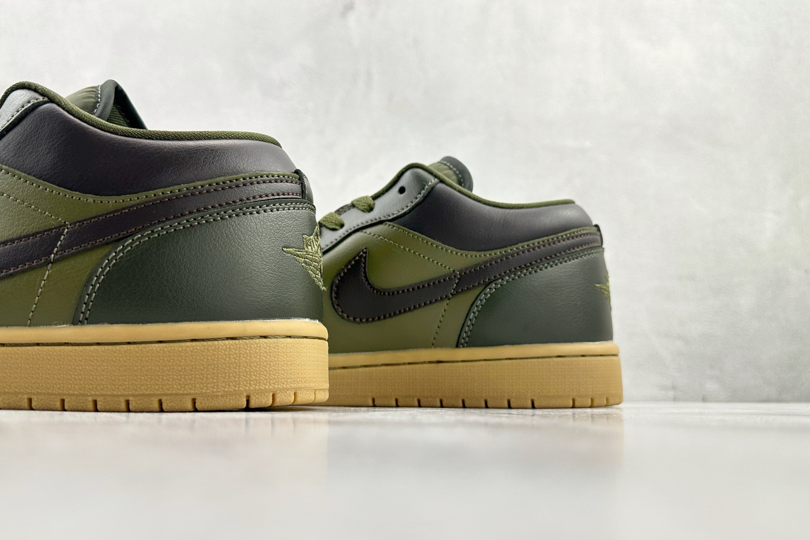 200 综合版 Jordan Air Jordan 1 深绿 IR0840-325-Chinese UA Cheap High Quatity Brand Clothes Bags handbags Sneakers wholesale wholesaler seller from China Factory suppliers Fashion Clothing Shoes best Quality Beautiful Price 200 综合版 Jordan Air Jordan 1 深绿 IR0840-325
