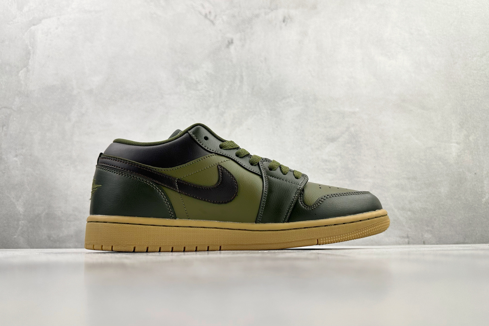 200 综合版 Jordan Air Jordan 1 深绿 IR0840-325-Chinese UA Cheap High Quatity Brand Clothes Bags handbags Sneakers wholesale wholesaler seller from China Factory suppliers Fashion Clothing Shoes best Quality Beautiful Price 200 综合版 Jordan Air Jordan 1 深绿 IR0840-325