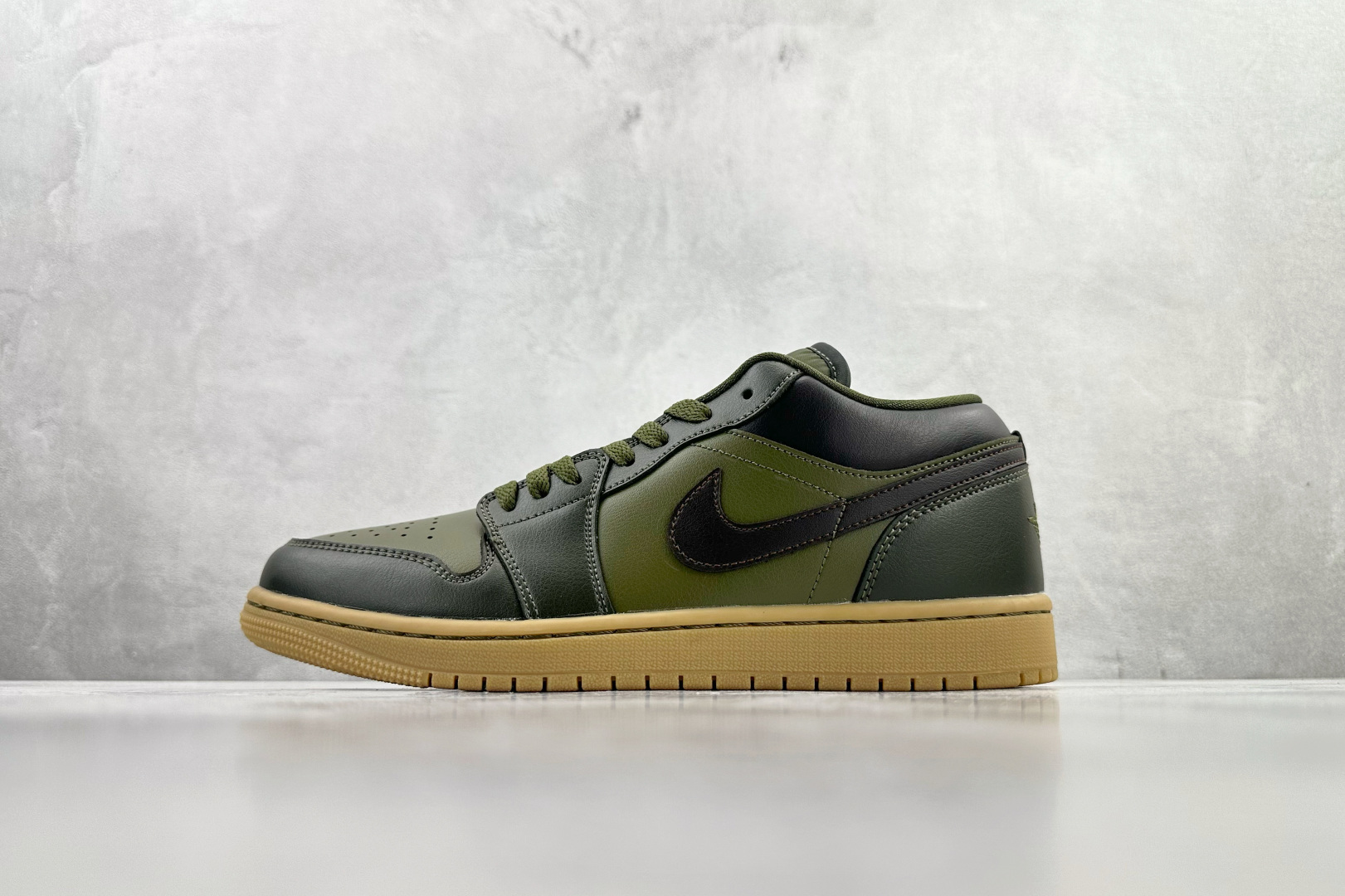 200 综合版 Jordan Air Jordan 1 深绿 IR0840-325-Chinese UA Cheap High Quatity Brand Clothes Bags handbags Sneakers wholesale wholesaler seller from China Factory suppliers Fashion Clothing Shoes best Quality Beautiful Price 200 综合版 Jordan Air Jordan 1 深绿 IR0840-325