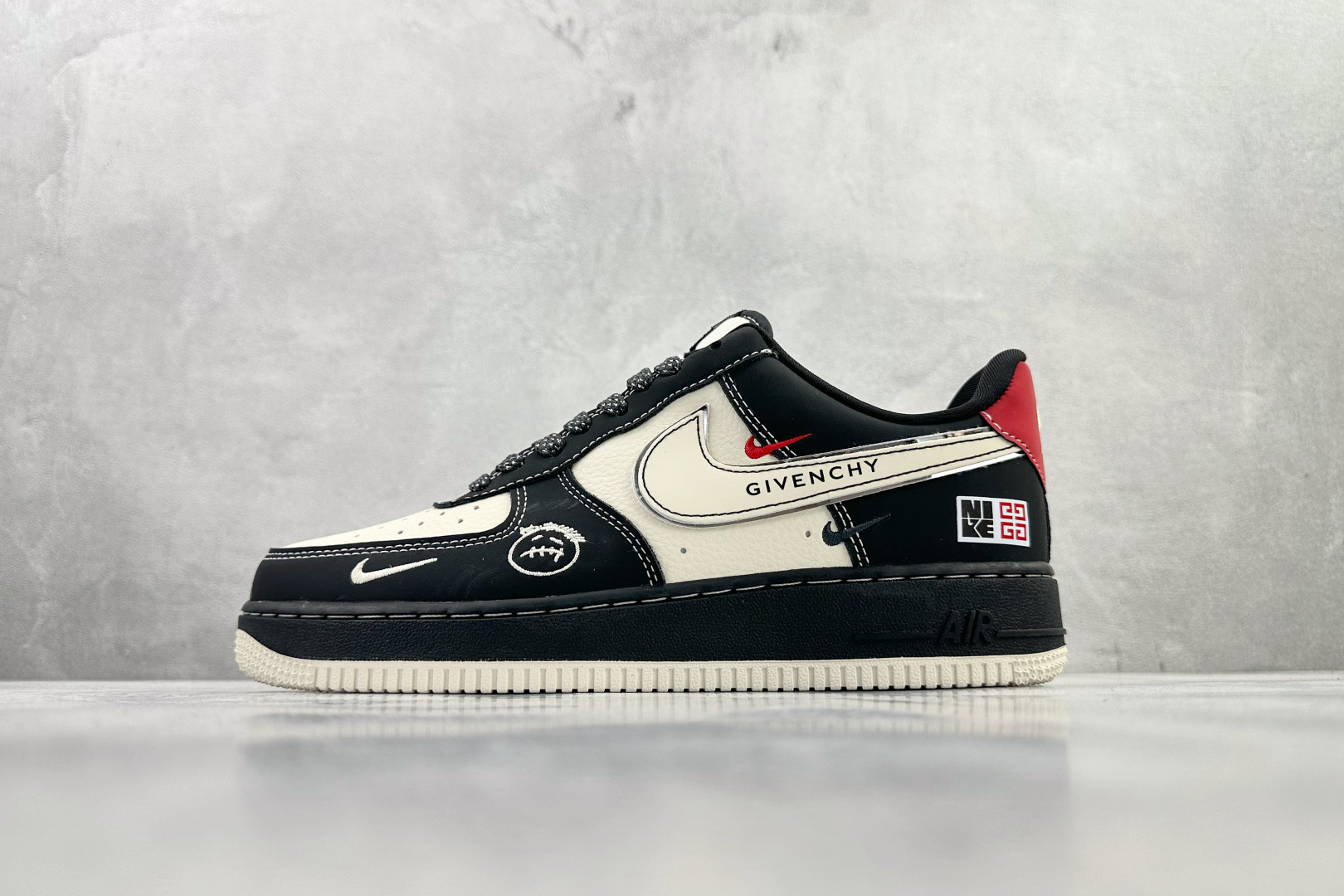 260 Nike AIR FORCE 1 Low NIKE 联名 黑白 XL1979-131-Chinese UA Cheap High Quatity Brand Clothes Bags handbags Sneakers wholesale wholesaler seller from China Factory suppliers Fashion Clothing Shoes best Quality Beautiful Price 260 Nike AIR FORCE 1 Low NIKE 联名 黑白 XL1979-131