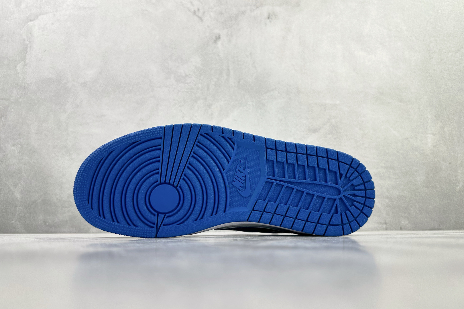 平台爆款 Jordan Air Jordan 1 Retro Low 蓝白 HQ6998-104 平台爆款 Jordan Air Jordan 1 Retro Low 蓝白 HQ6998-104