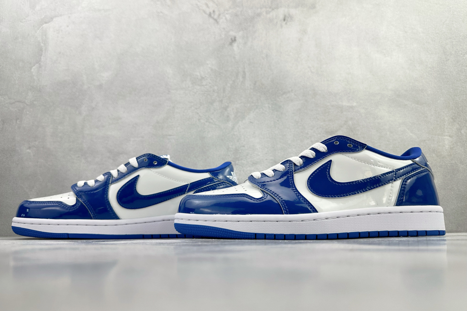 平台爆款 Jordan Air Jordan 1 Retro Low 蓝白 HQ6998-104 平台爆款 Jordan Air Jordan 1 Retro Low 蓝白 HQ6998-104