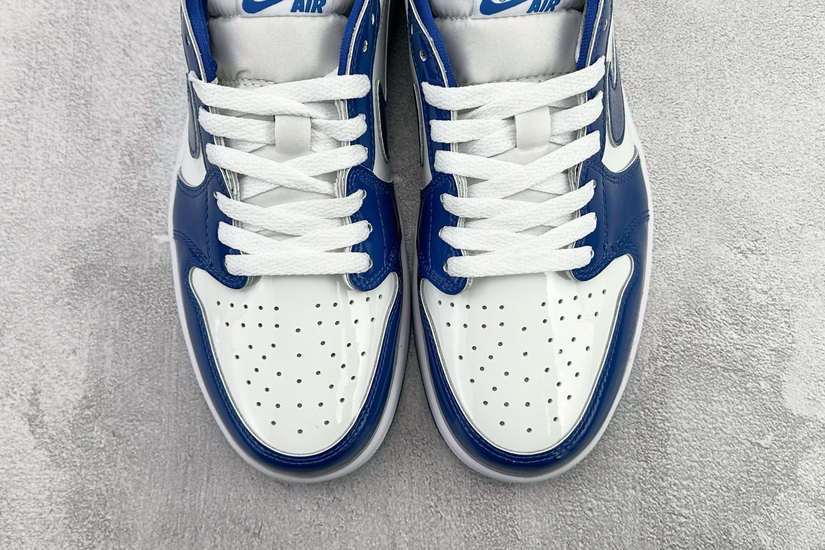 平台爆款 Jordan Air Jordan 1 Retro Low 蓝白 HQ6998-104 平台爆款 Jordan Air Jordan 1 Retro Low 蓝白 HQ6998-104