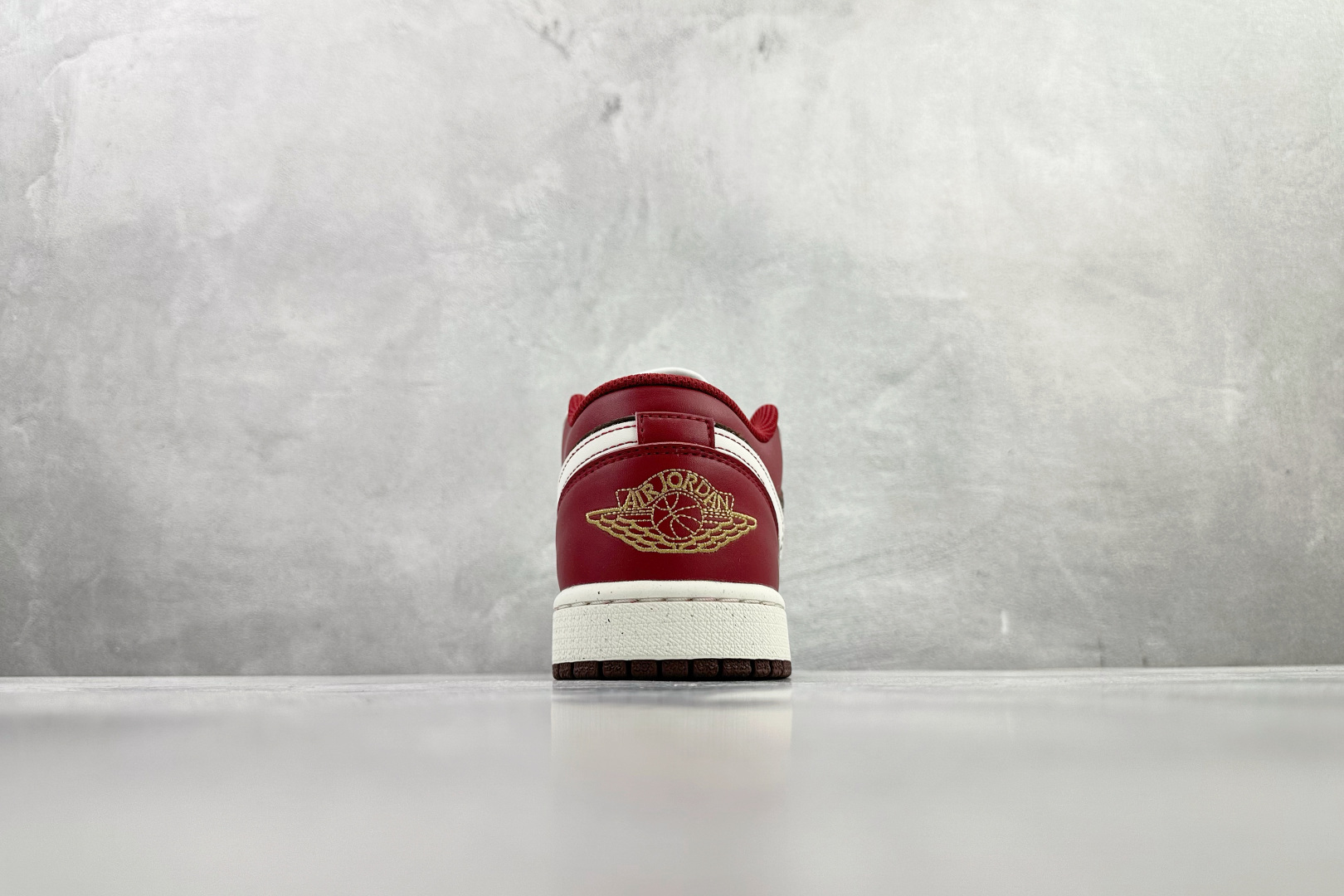 210 平台爆款 Jordan Air Jordan 1 Low 白红棕 IR7600-211-Chinese UA Cheap High Quatity Brand Clothes Bags handbags Sneakers wholesale wholesaler seller from China Factory suppliers Fashion Clothing Shoes best Quality Beautiful Price 210 平台爆款 Jordan Air Jordan 1 Low 白红棕 IR7600-211