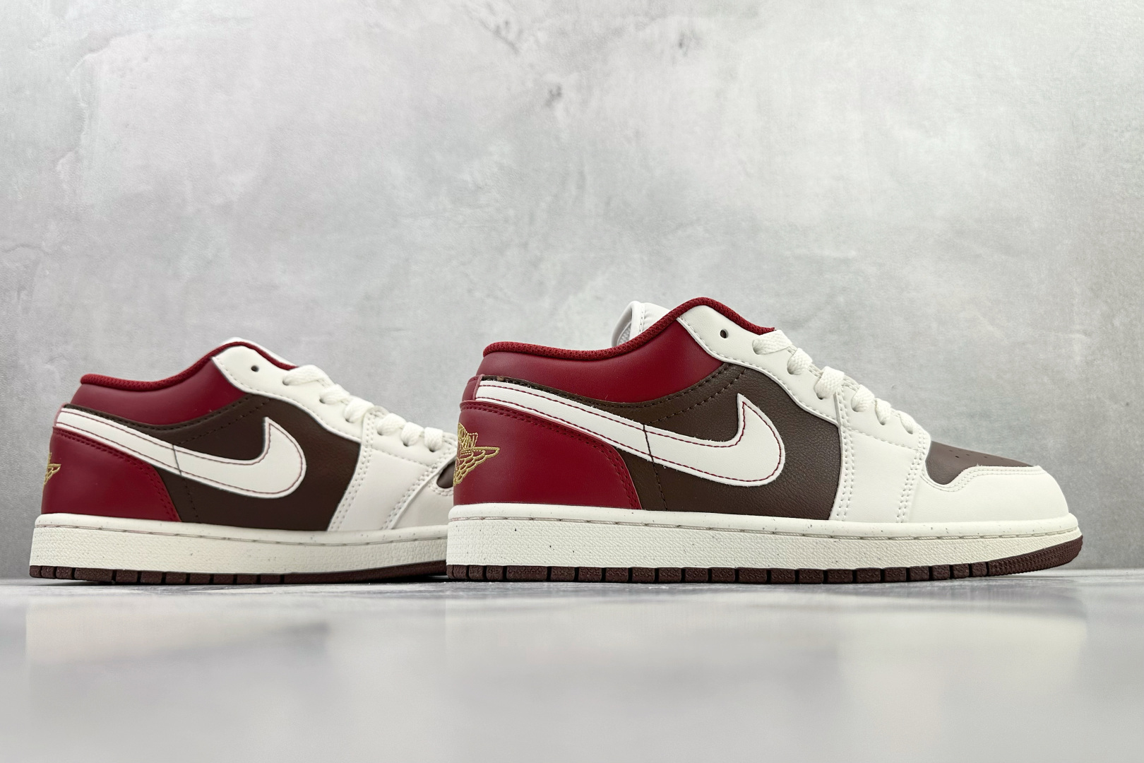 210 平台爆款 Jordan Air Jordan 1 Low 白红棕 IR7600-211-Chinese UA Cheap High Quatity Brand Clothes Bags handbags Sneakers wholesale wholesaler seller from China Factory suppliers Fashion Clothing Shoes best Quality Beautiful Price 210 平台爆款 Jordan Air Jordan 1 Low 白红棕 IR7600-211