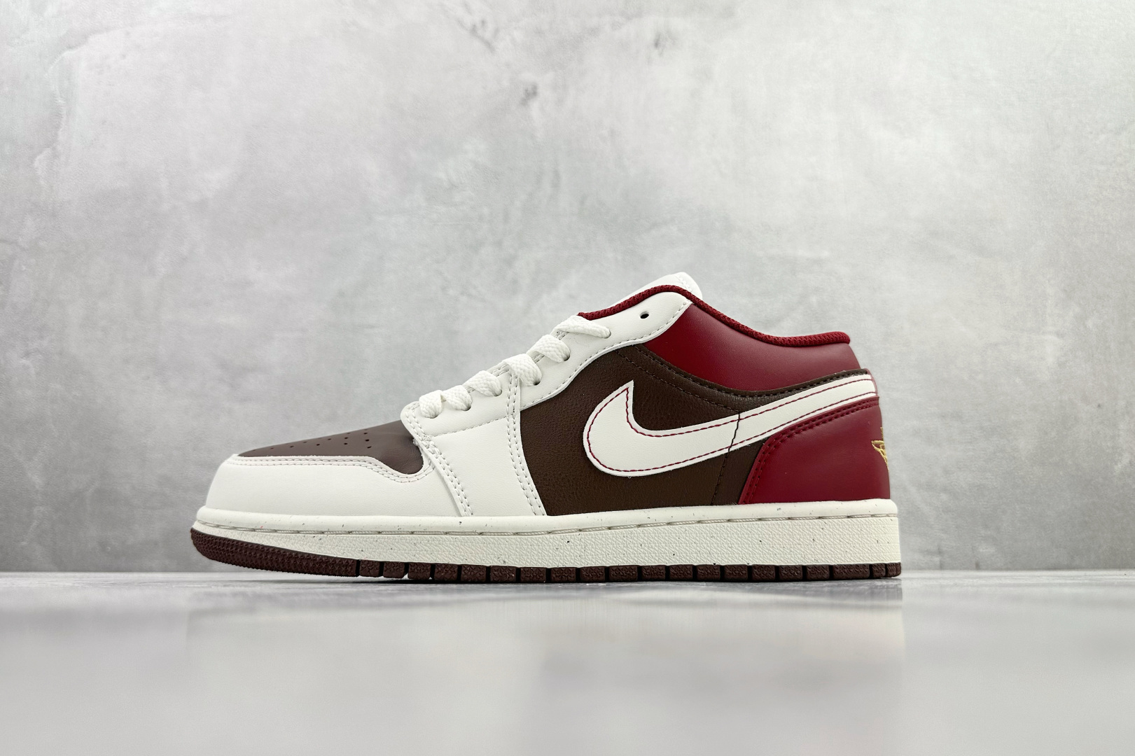 210 平台爆款 Jordan Air Jordan 1 Low 白红棕 IR7600-211-Chinese UA Cheap High Quatity Brand Clothes Bags handbags Sneakers wholesale wholesaler seller from China Factory suppliers Fashion Clothing Shoes best Quality Beautiful Price 210 平台爆款 Jordan Air Jordan 1 Low 白红棕 IR7600-211