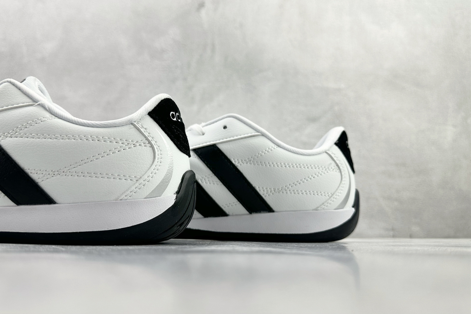210 平台订单 adidas Adizero 2026 白黑 HQ9160-Chinese UA Cheap High Quatity Brand Clothes Bags handbags Sneakers wholesale wholesaler seller from China Factory suppliers Fashion Clothing Shoes best Quality Beautiful Price 210 平台订单 adidas Adizero 2026 白黑 HQ9160