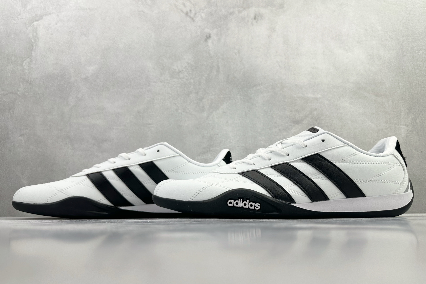 210 平台订单 adidas Adizero 2026 白黑 HQ9160-Chinese UA Cheap High Quatity Brand Clothes Bags handbags Sneakers wholesale wholesaler seller from China Factory suppliers Fashion Clothing Shoes best Quality Beautiful Price 210 平台订单 adidas Adizero 2026 白黑 HQ9160