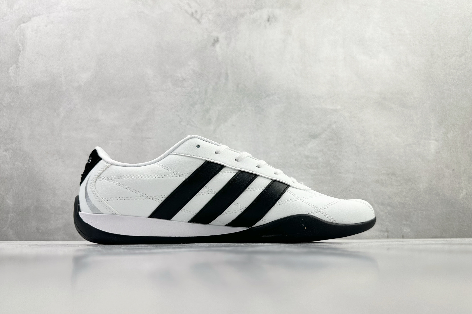 210 平台订单 adidas Adizero 2026 白黑 HQ9160-Chinese UA Cheap High Quatity Brand Clothes Bags handbags Sneakers wholesale wholesaler seller from China Factory suppliers Fashion Clothing Shoes best Quality Beautiful Price 210 平台订单 adidas Adizero 2026 白黑 HQ9160