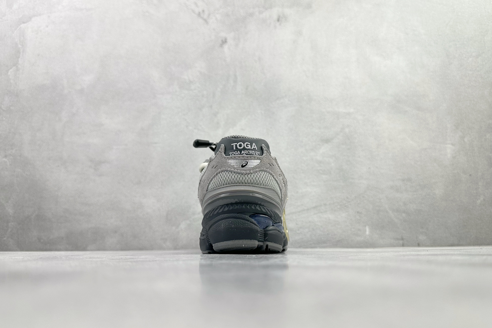 220 TOGA x ASICS Gel-Cumulus 16 TG 灰色 1203A838-020-Chinese UA Cheap High Quatity Brand Clothes Bags handbags Sneakers wholesale wholesaler seller from China Factory suppliers Fashion Clothing Shoes best Quality Beautiful Price 220 TOGA x ASICS Gel-Cumulus 16 TG 灰色 1203A838-020