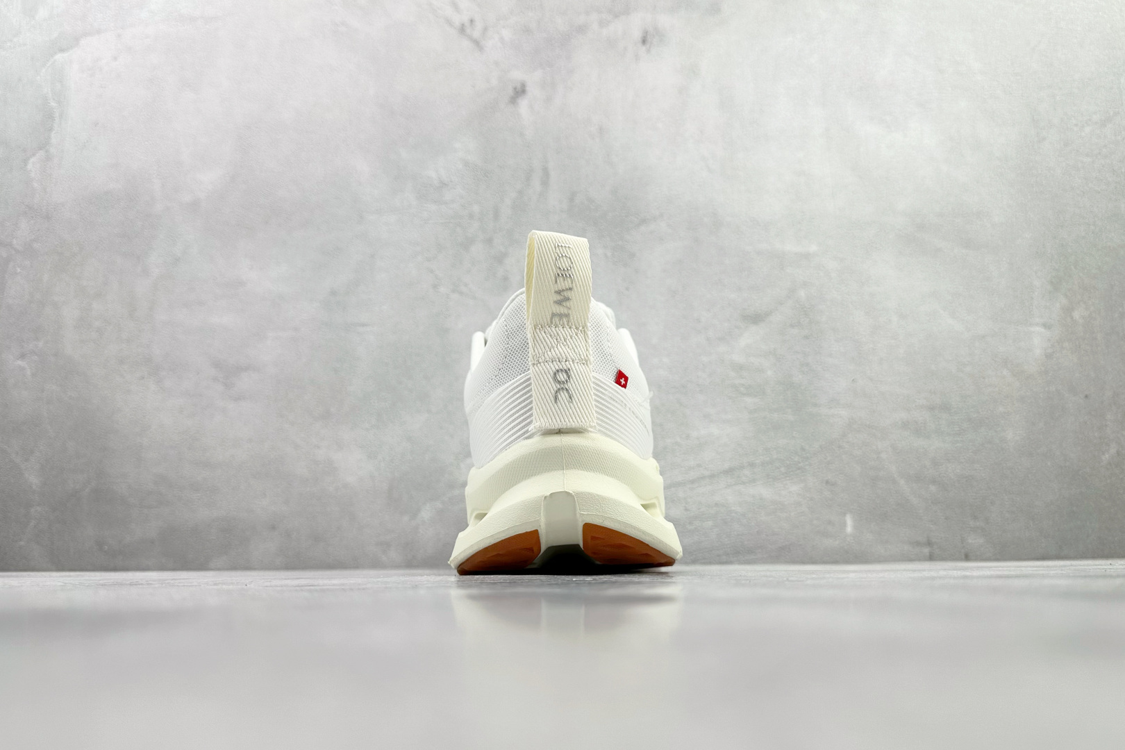 180 LOEWE x On昂跑 Cloudtilt 2 白色 3ME1087-Chinese UA Cheap High Quatity Brand Clothes Bags handbags Sneakers wholesale wholesaler seller from China Factory suppliers Fashion Clothing Shoes best Quality Beautiful Price 180 LOEWE x On昂跑 Cloudtilt 2 白色 3ME1087