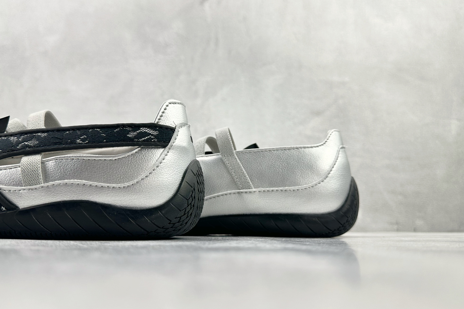 PUMA彪马 speedcat BALLET LACE 银色 409009-01 PUMA彪马 speedcat BALLET LACE 银色 409009-01