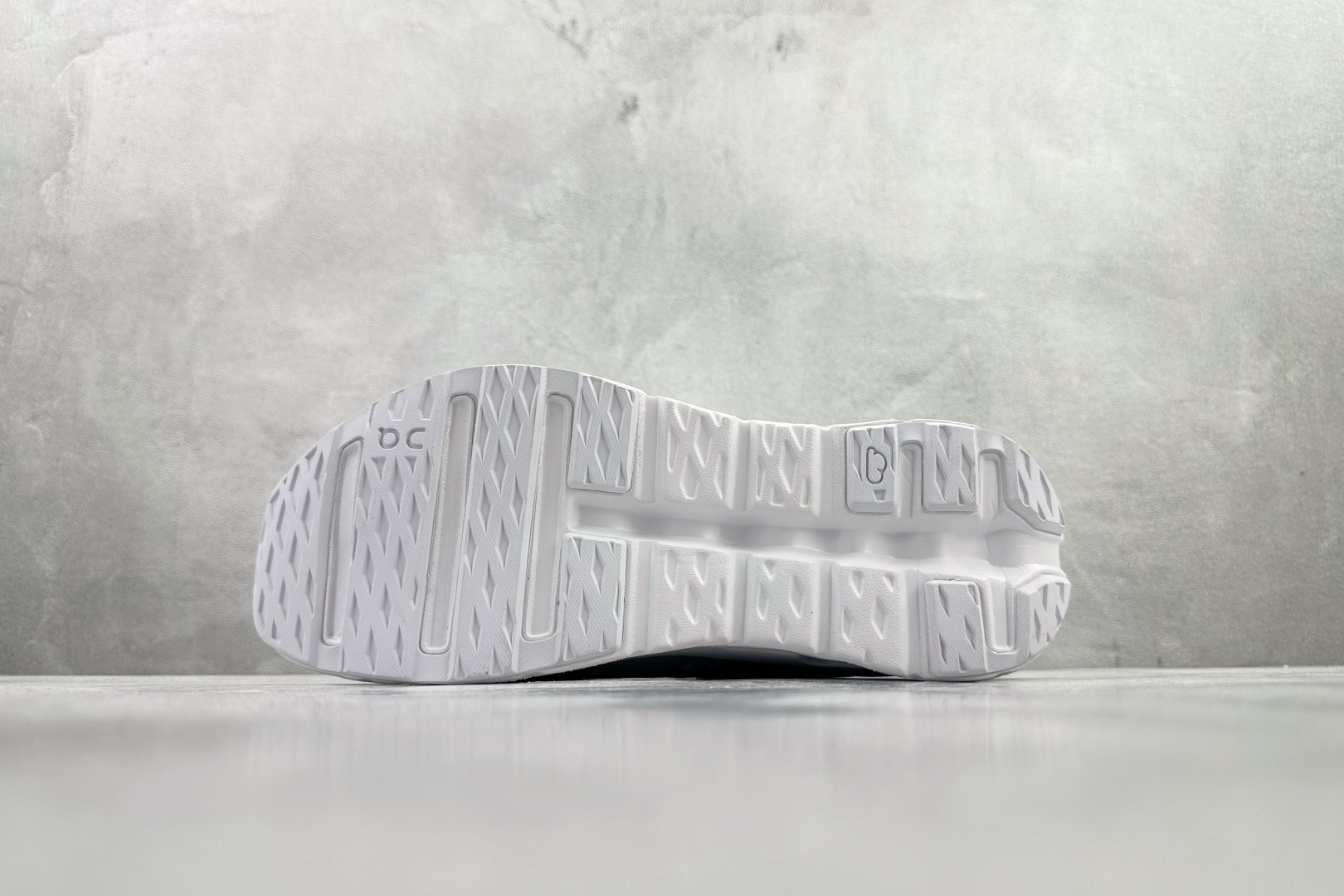 180 On Cloudtilt Moon 白色 3MF3067-Chinese UA Cheap High Quatity Brand Clothes Bags handbags Sneakers wholesale wholesaler seller from China Factory suppliers Fashion Clothing Shoes best Quality Beautiful Price 180 On Cloudtilt Moon 白色 3MF3067