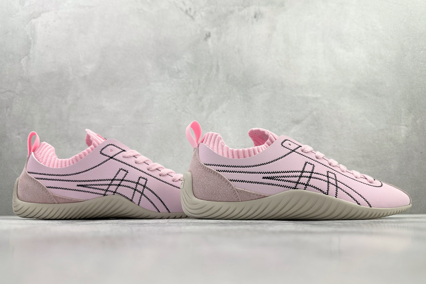 170 渠道特供 Onitsuka Tiger鬼塚虎 Sclaw 粉色 1183B969-700-Chinese UA Cheap High Quatity Brand Clothes Bags handbags Sneakers wholesale wholesaler seller from China Factory suppliers Fashion Clothing Shoes best Quality Beautiful Price 170 渠道特供 Onitsuka Tiger鬼塚虎 Sclaw 粉色 1183B969-700