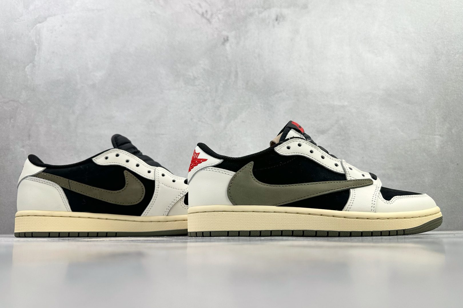 260 Travis Scott x Jordan Air Jordan 1 倒钩 5.0 Low ”Medium Olive” 黑绿橄榄 DZ4137-106
