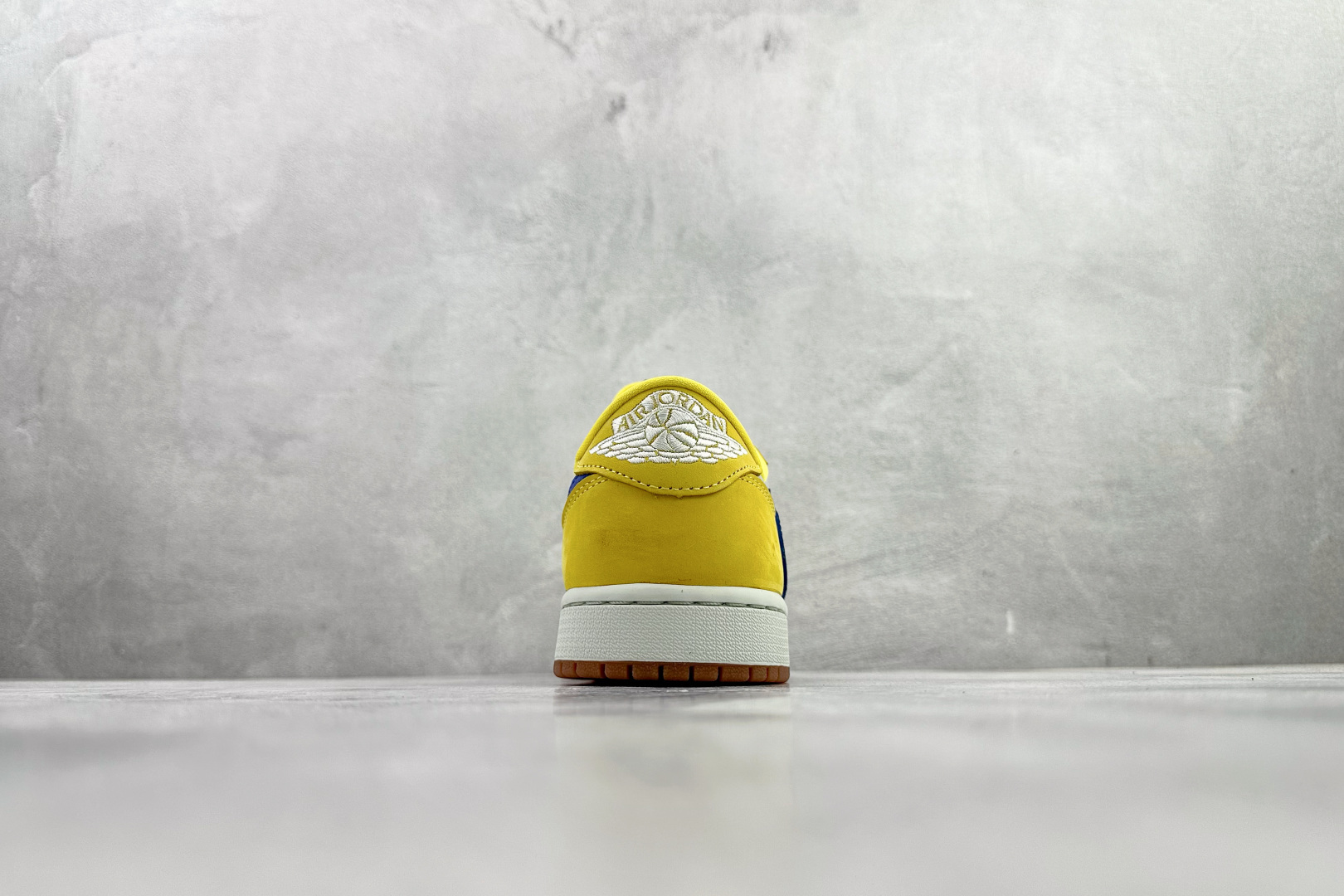 260 Travis Scott x Jordan Air Jordan 1 倒钩 7.0 皮革 Low Canary Yellow 联名款 金丝雀黄 蓝色 DZ4137-700-Chinese UA Cheap High Quatity Brand Clothes Bags handbags Sneakers wholesale wholesaler seller from China Factory suppliers Fashion Clothing Shoes best Quality Beautiful Price 260 Travis Scott x Jordan Air Jordan 1 倒钩 7.0 皮革 Low Canary Yellow 联名款 金丝雀黄 蓝色 DZ4137-700