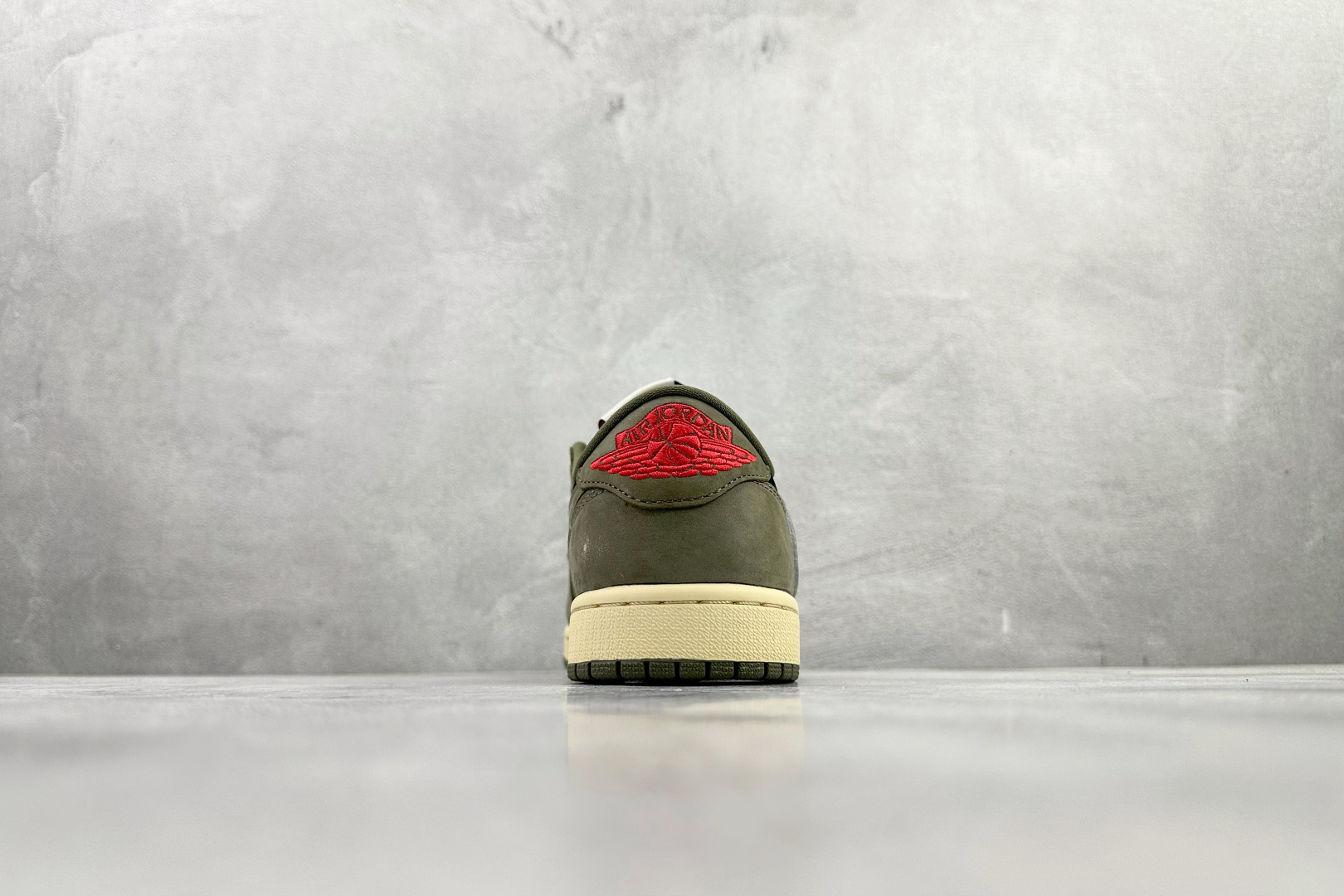 260 Travis Scott x Jordan Air Jordan 1 Low 倒钩7.0 绿黑白 DM7866-002