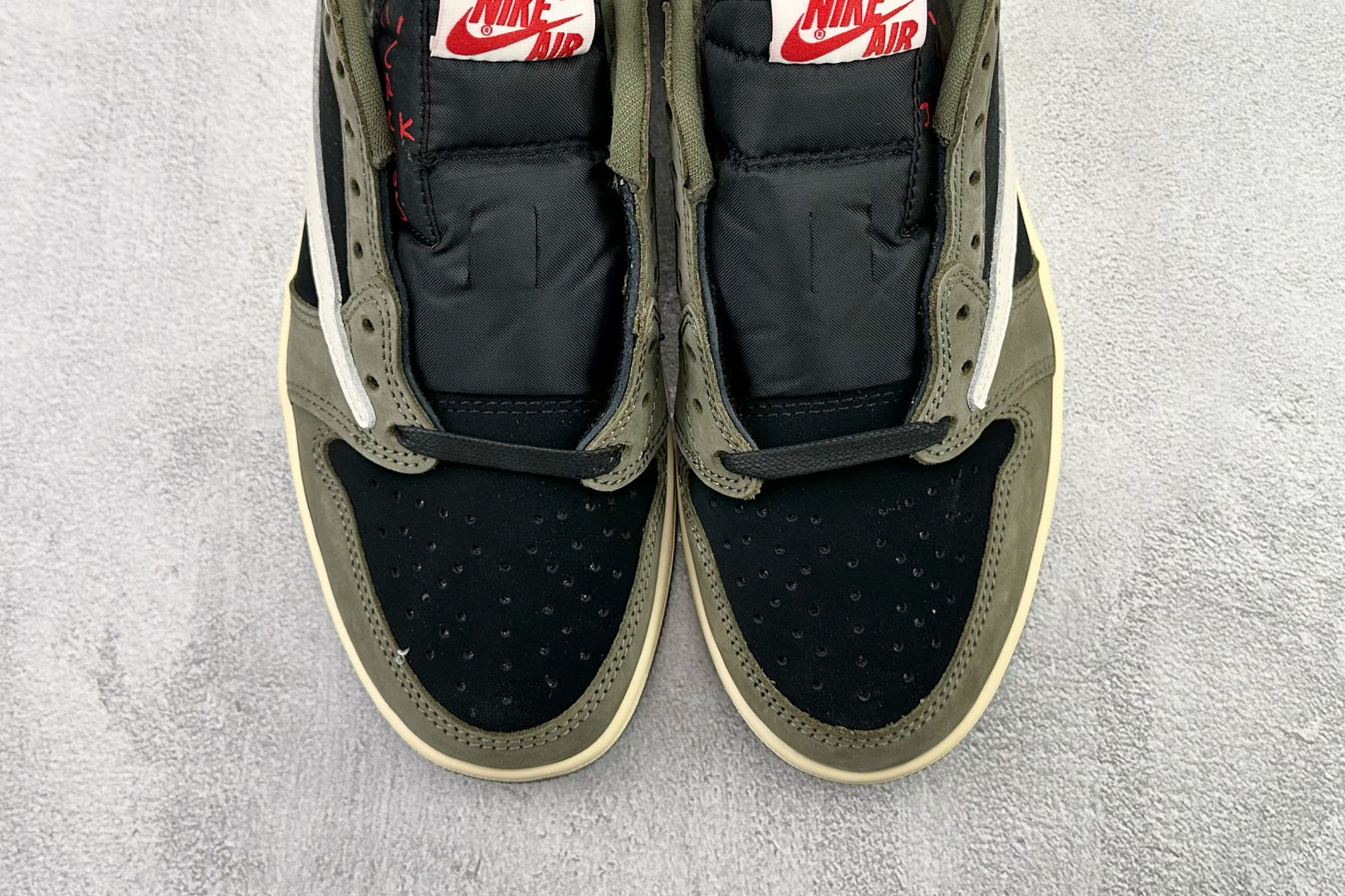 260 Travis Scott x Jordan Air Jordan 1 Low 倒钩7.0 绿黑白 DM7866-002