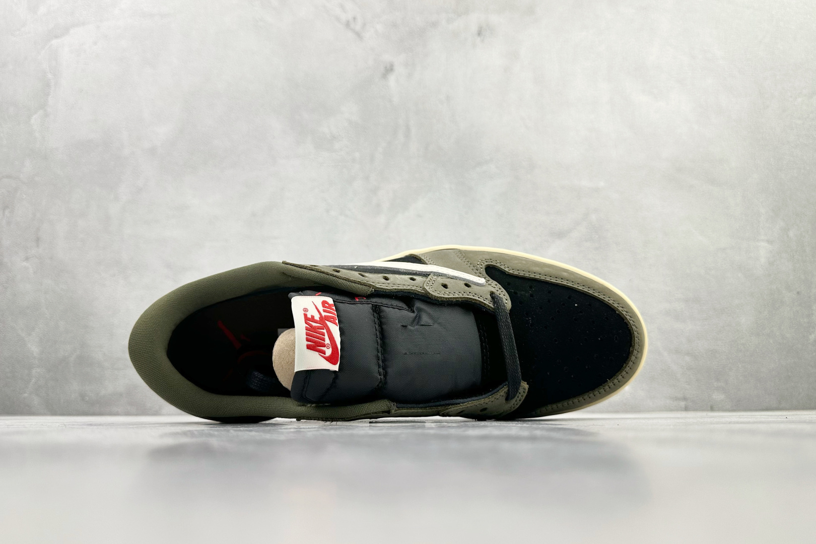 260 Travis Scott x Jordan Air Jordan 1 Low 倒钩7.0 绿黑白 DM7866-002