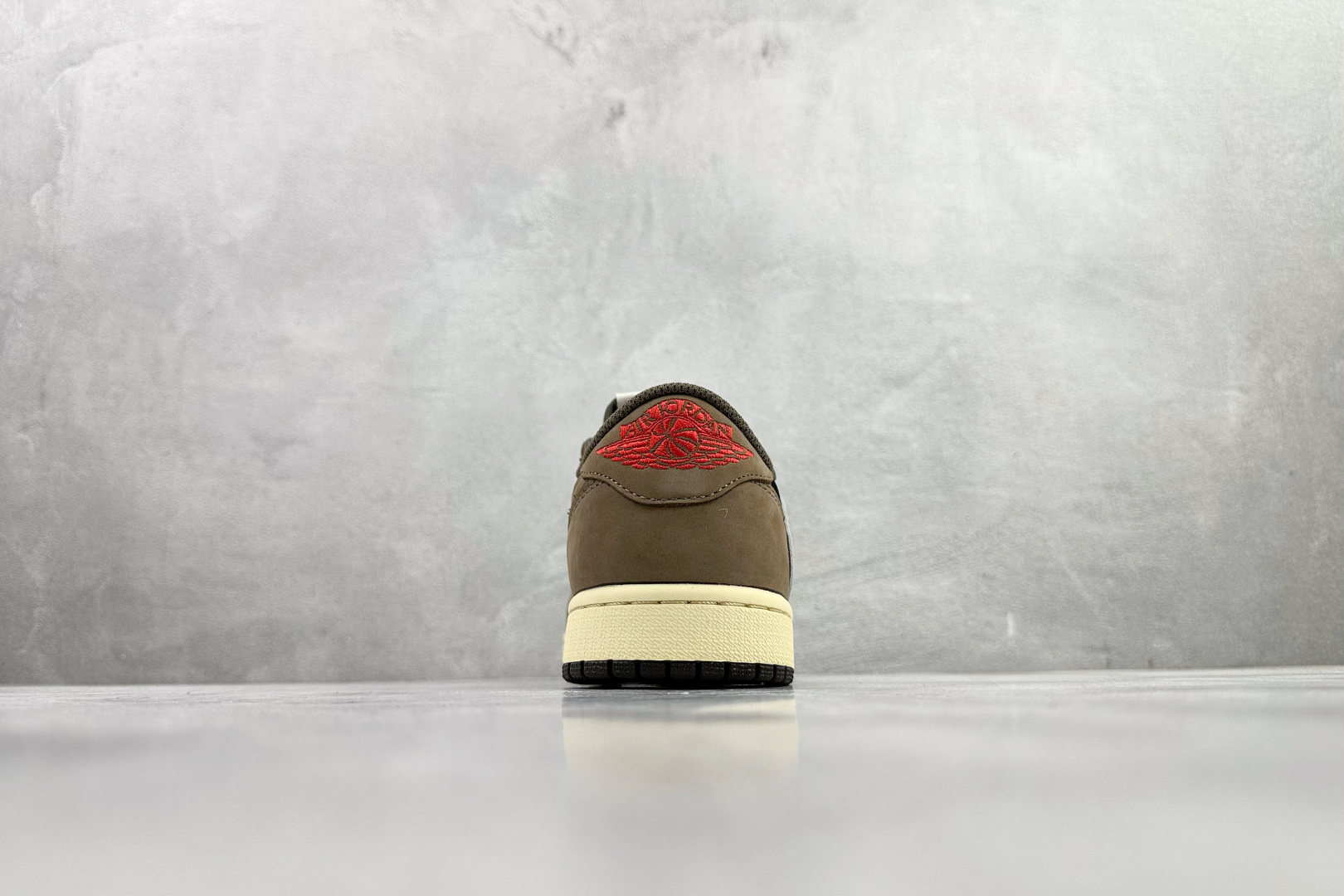 260 Travis Scott x Jordan Air Jordan 1 Low TS SP 倒钩1.0初代 联名款 深棕 CQ4277-001-Chinese UA Cheap High Quatity Brand Clothes Bags handbags Sneakers wholesale wholesaler seller from China Factory suppliers Fashion Clothing Shoes best Quality Beautiful Price 260 Travis Scott x Jordan Air Jordan 1 Low TS SP 倒钩1.0初代 联名款 深棕 CQ4277-001