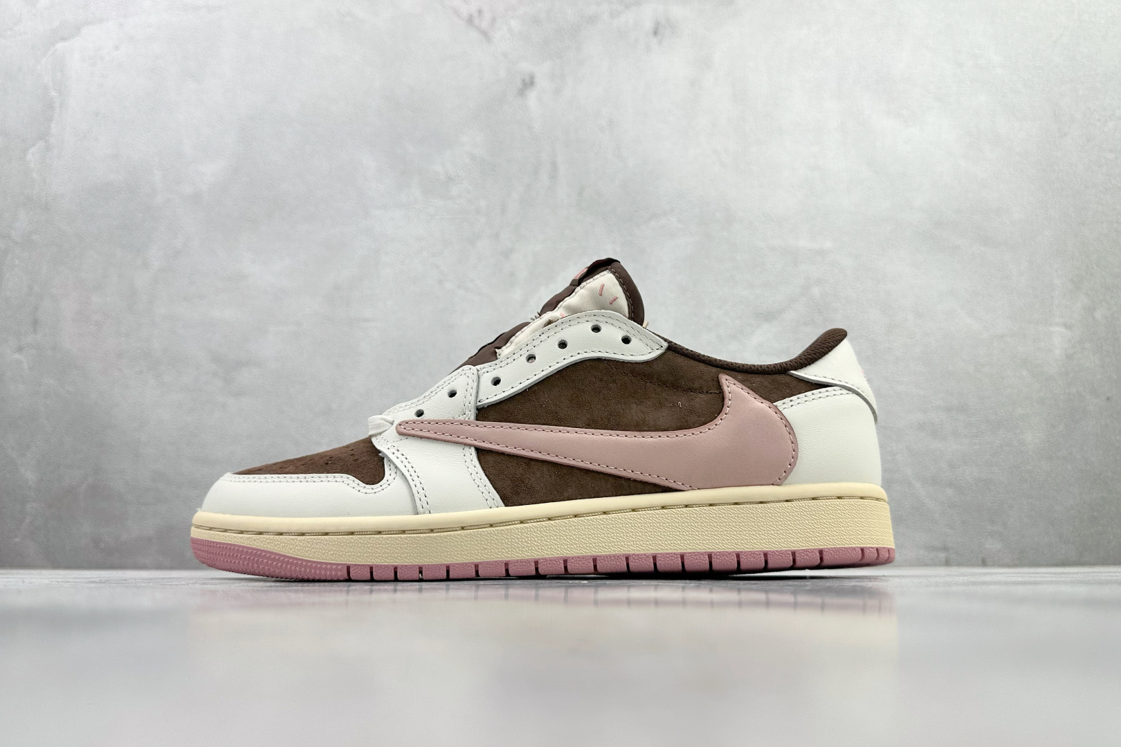 260 Travis Scott x Jordan Air Jordan 1 棕粉 DZ4137-206-Chinese UA Cheap High Quatity Brand Clothes Bags handbags Sneakers wholesale wholesaler seller from China Factory suppliers Fashion Clothing Shoes best Quality Beautiful Price 260 Travis Scott x Jordan Air Jordan 1 棕粉 DZ4137-206