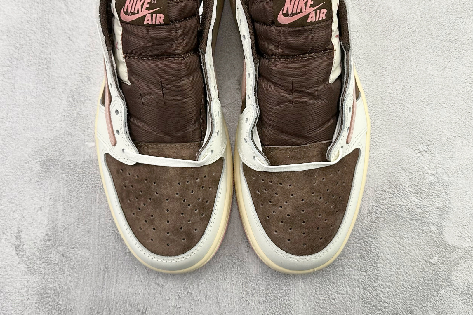 260 Travis Scott x Jordan Air Jordan 1 棕粉 DZ4137-206-Chinese UA Cheap High Quatity Brand Clothes Bags handbags Sneakers wholesale wholesaler seller from China Factory suppliers Fashion Clothing Shoes best Quality Beautiful Price 260 Travis Scott x Jordan Air Jordan 1 棕粉 DZ4137-206