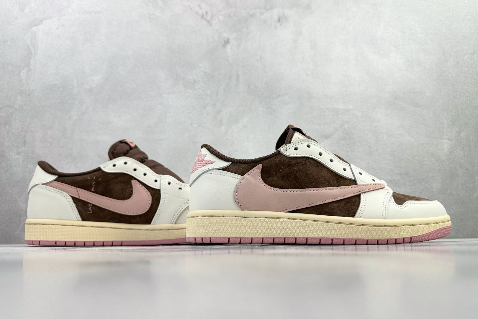 260 Travis Scott x Jordan Air Jordan 1 棕粉 DZ4137-206-Chinese UA Cheap High Quatity Brand Clothes Bags handbags Sneakers wholesale wholesaler seller from China Factory suppliers Fashion Clothing Shoes best Quality Beautiful Price 260 Travis Scott x Jordan Air Jordan 1 棕粉 DZ4137-206