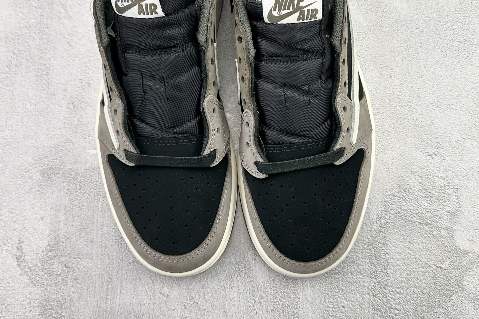260 Travis Scott x Jordan Air Jordan 1 黑灰 CQ4277-001-Chinese UA Cheap High Quatity Brand Clothes Bags handbags Sneakers wholesale wholesaler seller from China Factory suppliers Fashion Clothing Shoes best Quality Beautiful Price 260 Travis Scott x Jordan Air Jordan 1 黑灰 CQ4277-001