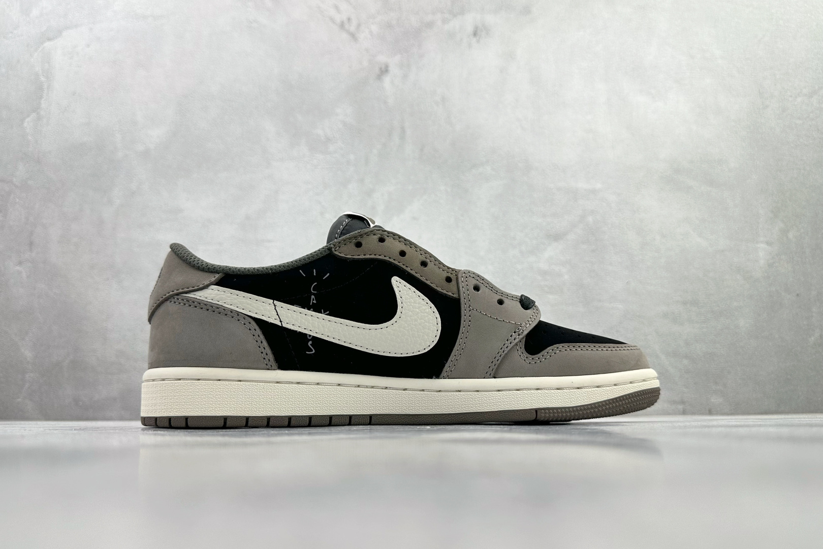 260 Travis Scott x Jordan Air Jordan 1 黑灰 CQ4277-001-Chinese UA Cheap High Quatity Brand Clothes Bags handbags Sneakers wholesale wholesaler seller from China Factory suppliers Fashion Clothing Shoes best Quality Beautiful Price 260 Travis Scott x Jordan Air Jordan 1 黑灰 CQ4277-001