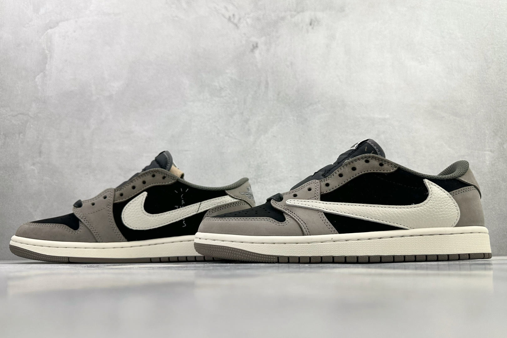 260 Travis Scott x Jordan Air Jordan 1 黑灰 CQ4277-001-Chinese UA Cheap High Quatity Brand Clothes Bags handbags Sneakers wholesale wholesaler seller from China Factory suppliers Fashion Clothing Shoes best Quality Beautiful Price 260 Travis Scott x Jordan Air Jordan 1 黑灰 CQ4277-001