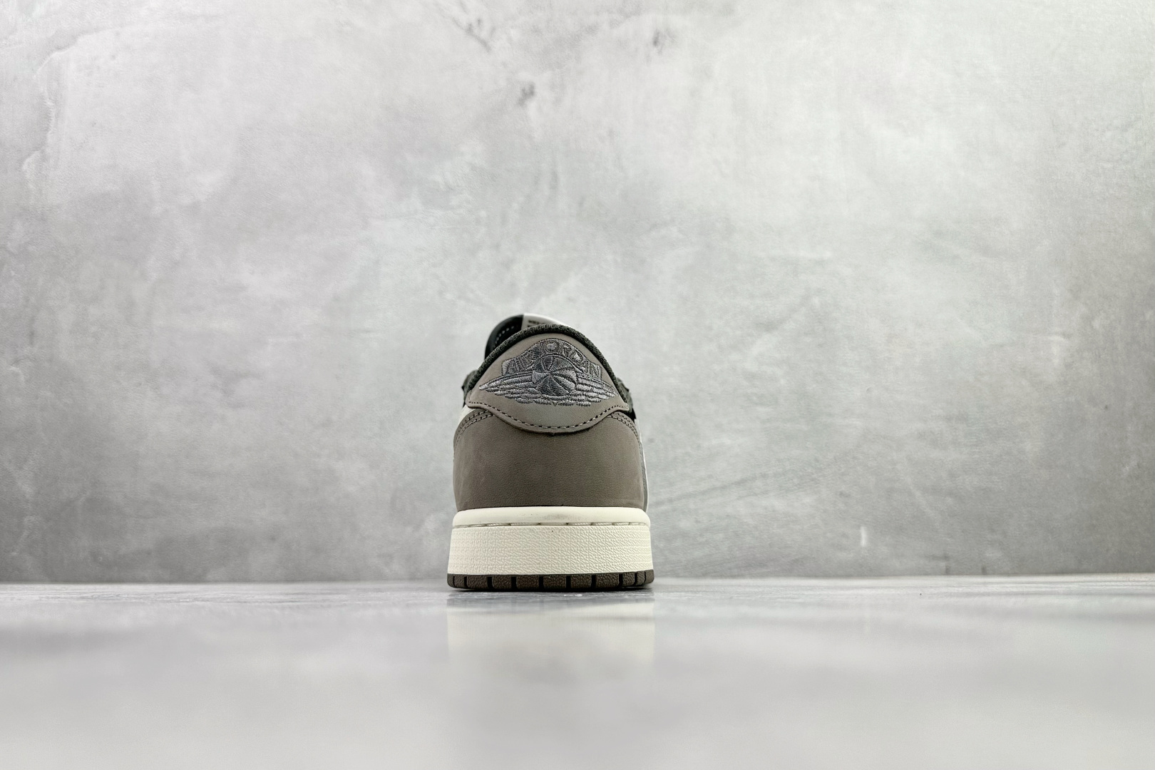 260 Travis Scott x Jordan Air Jordan 1 黑灰 CQ4277-001-Chinese UA Cheap High Quatity Brand Clothes Bags handbags Sneakers wholesale wholesaler seller from China Factory suppliers Fashion Clothing Shoes best Quality Beautiful Price 260 Travis Scott x Jordan Air Jordan 1 黑灰 CQ4277-001