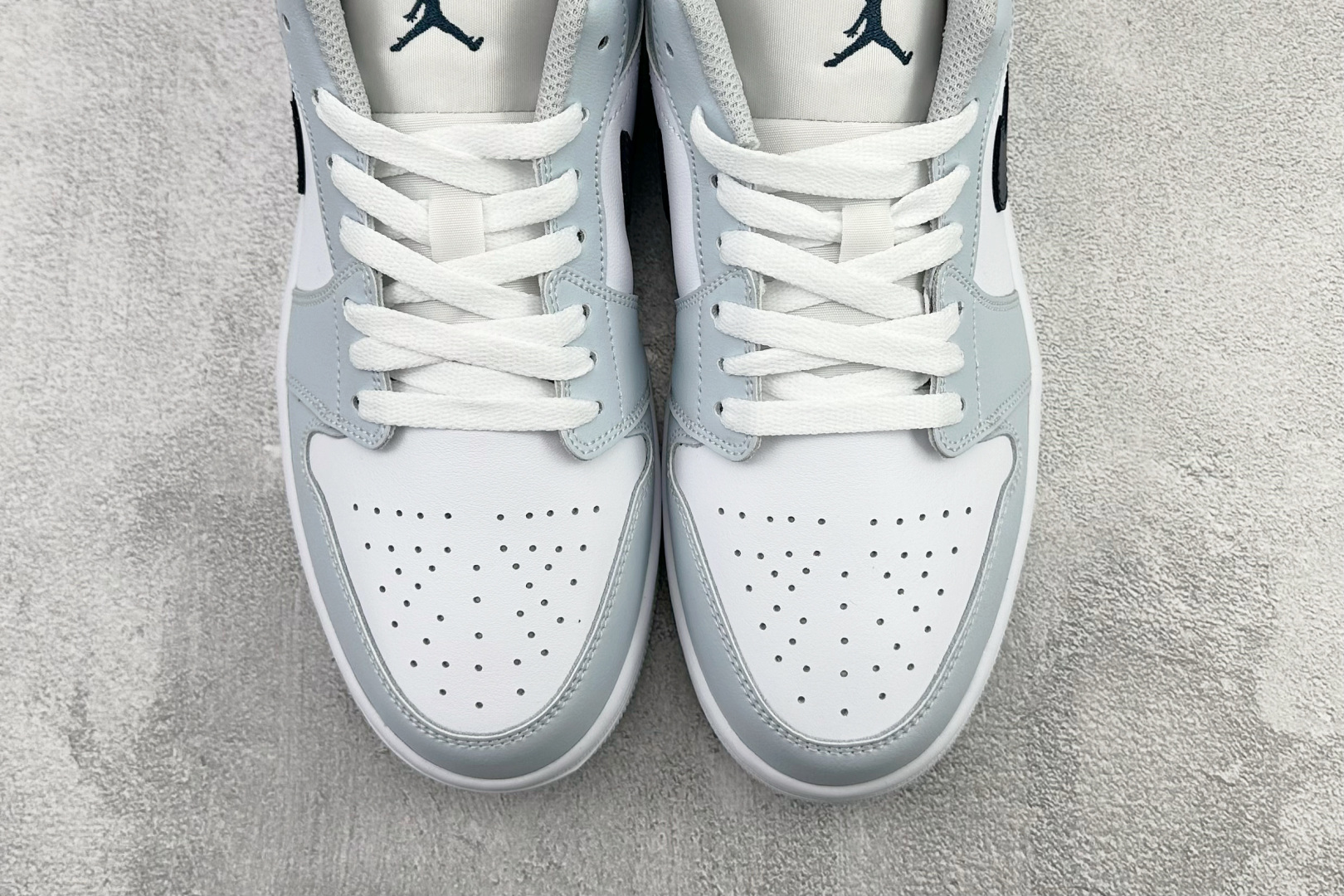 200 综合版 Jordan Air Jordan 1 浅白蓝 553558-400-Chinese UA Cheap High Quatity Brand Clothes Bags handbags Sneakers wholesale wholesaler seller from China Factory suppliers Fashion Clothing Shoes best Quality Beautiful Price 200 综合版 Jordan Air Jordan 1 浅白蓝 553558-400