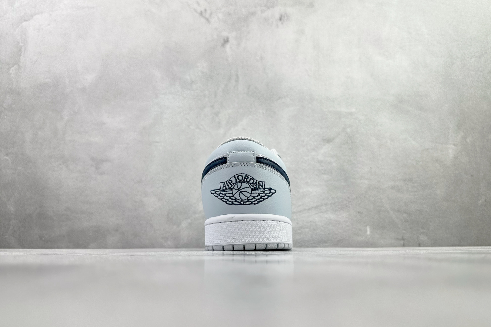 200 综合版 Jordan Air Jordan 1 浅白蓝 553558-400-Chinese UA Cheap High Quatity Brand Clothes Bags handbags Sneakers wholesale wholesaler seller from China Factory suppliers Fashion Clothing Shoes best Quality Beautiful Price 200 综合版 Jordan Air Jordan 1 浅白蓝 553558-400