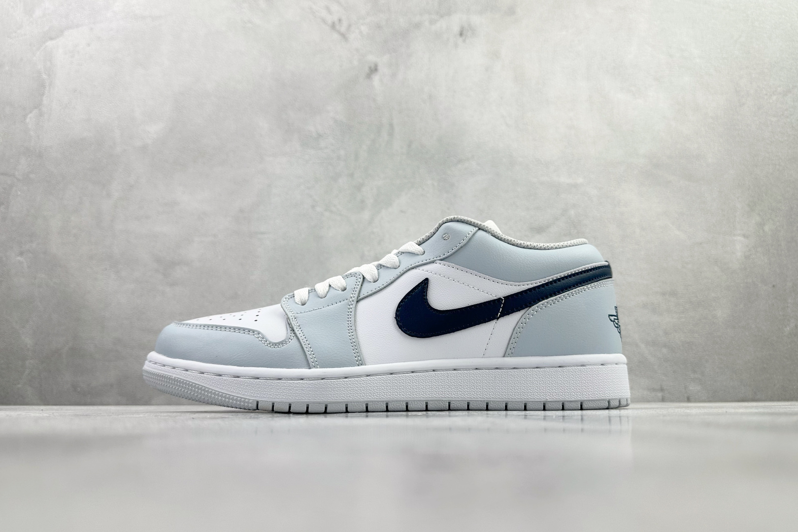 200 综合版 Jordan Air Jordan 1 浅白蓝 553558-400-Chinese UA Cheap High Quatity Brand Clothes Bags handbags Sneakers wholesale wholesaler seller from China Factory suppliers Fashion Clothing Shoes best Quality Beautiful Price 200 综合版 Jordan Air Jordan 1 浅白蓝 553558-400