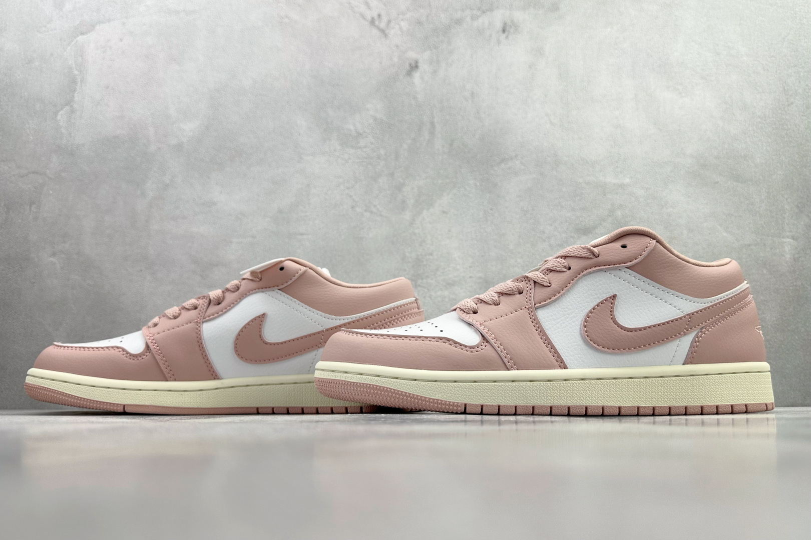 210 平台爆款 Jordan Air Jordan 1 Low 粉白色 DC0774-162-Chinese UA Cheap High Quatity Brand Clothes Bags handbags Sneakers wholesale wholesaler seller from China Factory suppliers Fashion Clothing Shoes best Quality Beautiful Price 210 平台爆款 Jordan Air Jordan 1 Low 粉白色 DC0774-162