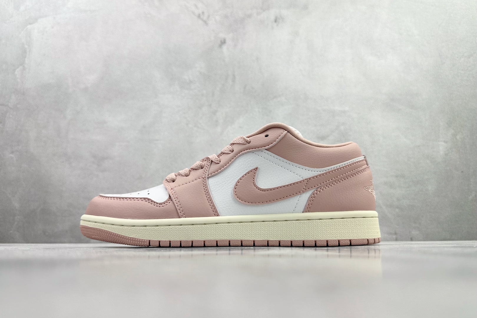 210 平台爆款 Jordan Air Jordan 1 Low 粉白色 DC0774-162-Chinese UA Cheap High Quatity Brand Clothes Bags handbags Sneakers wholesale wholesaler seller from China Factory suppliers Fashion Clothing Shoes best Quality Beautiful Price 210 平台爆款 Jordan Air Jordan 1 Low 粉白色 DC0774-162