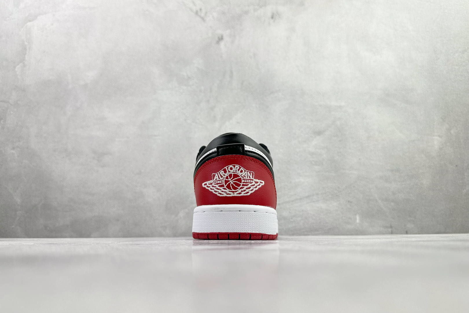 210 平台爆款 Jordan Air Jordan 1 Low ”Bred Toe” 黑红脚趾 553558-161-Chinese UA Cheap High Quatity Brand Clothes Bags handbags Sneakers wholesale wholesaler seller from China Factory suppliers Fashion Clothing Shoes best Quality Beautiful Price 210 平台爆款 Jordan Air Jordan 1 Low ”Bred Toe” 黑红脚趾 553558-161